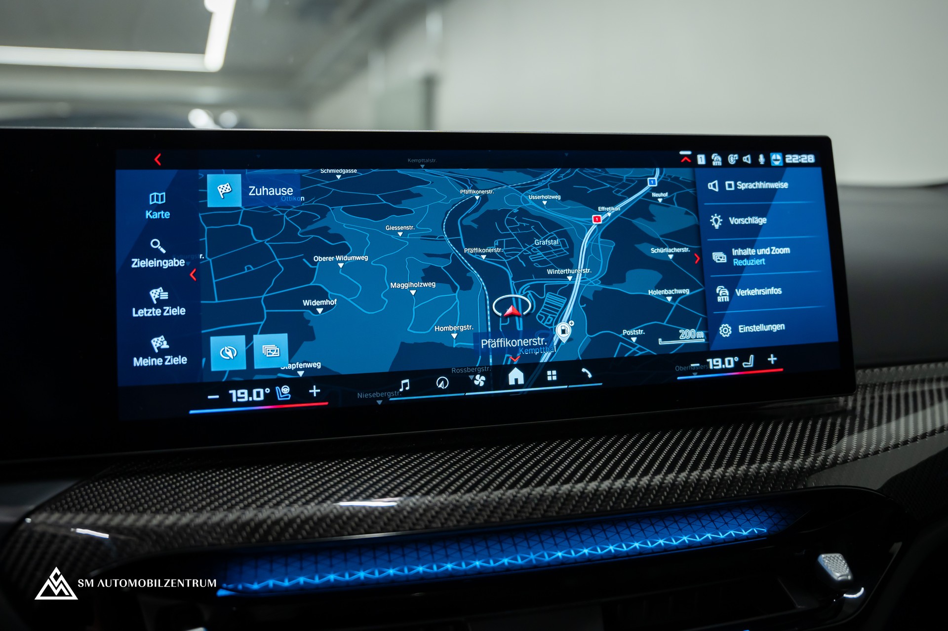 BMW M4 Competition xDrive Coupé / CH / Werksgarantie / Carbon Exterieur & Interieur / Tansanitblau / 360°-image-36