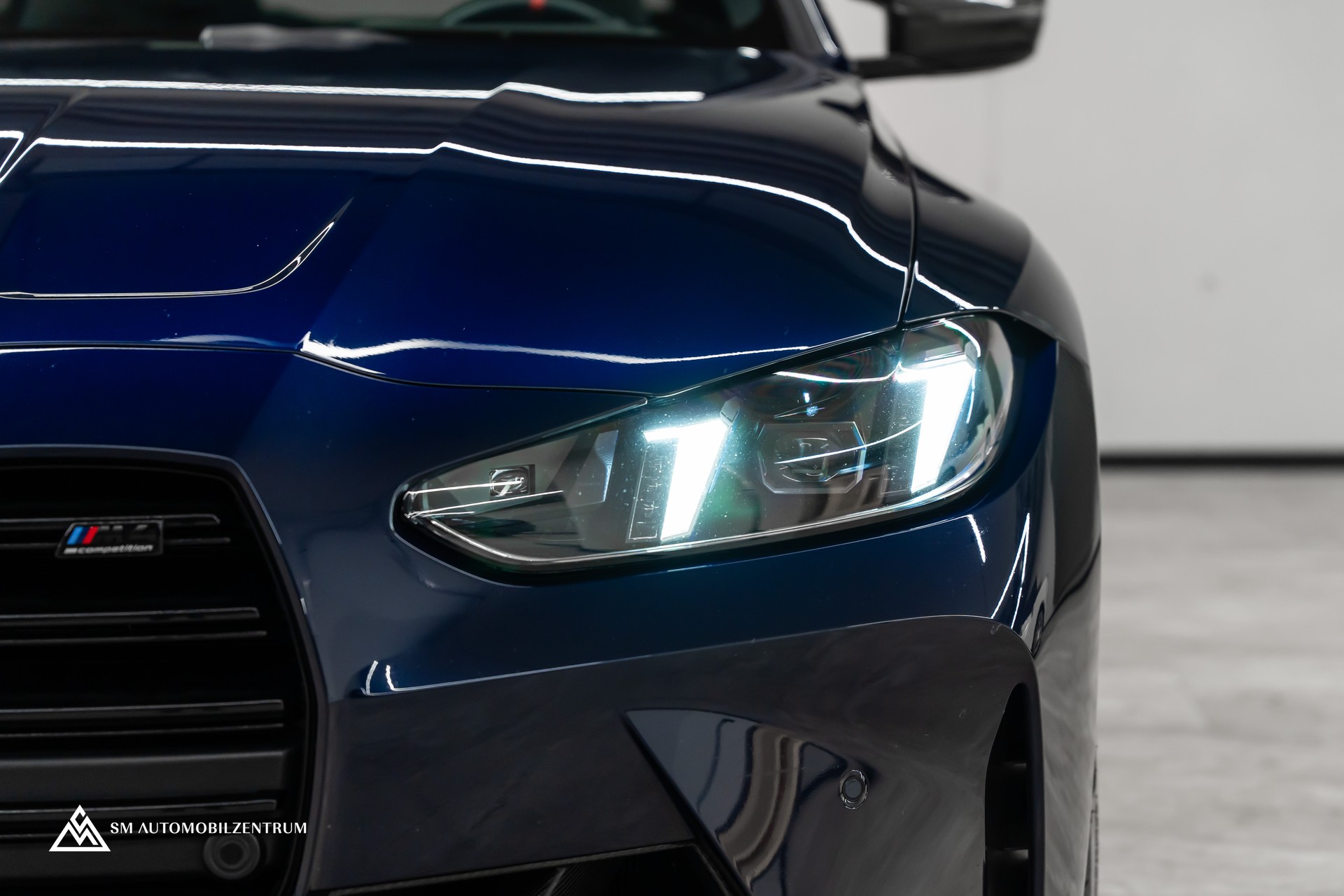 BMW M4 Competition xDrive Coupé / CH / Werksgarantie / Carbon Exterieur & Interieur / Tansanitblau / 360°-image-2