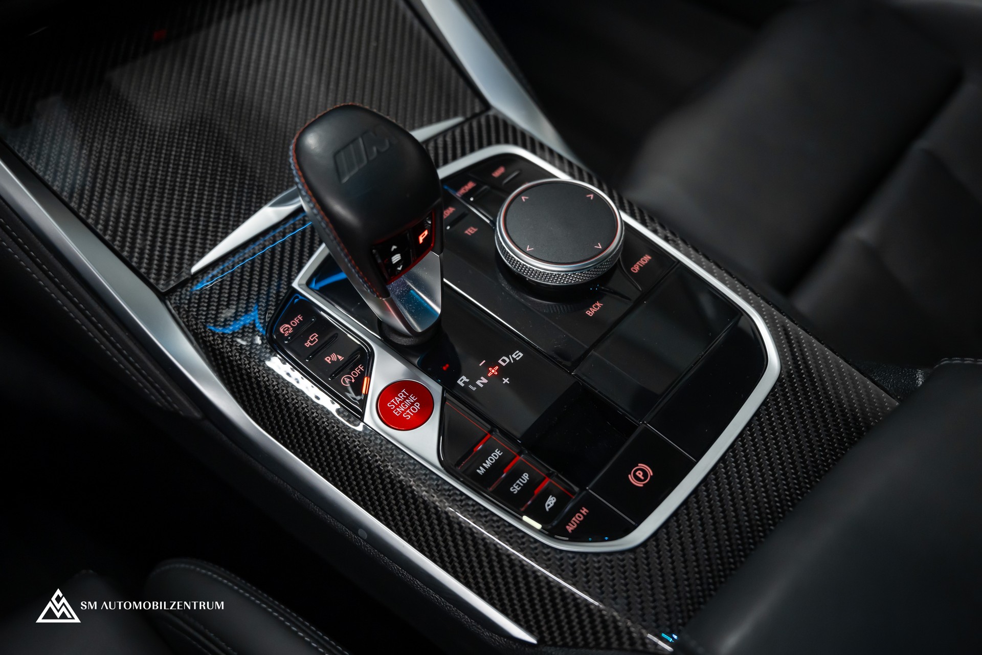 BMW M4 Competition xDrive Coupé / CH / Werksgarantie / Carbon Exterieur & Interieur / Tansanitblau / 360°-image-34