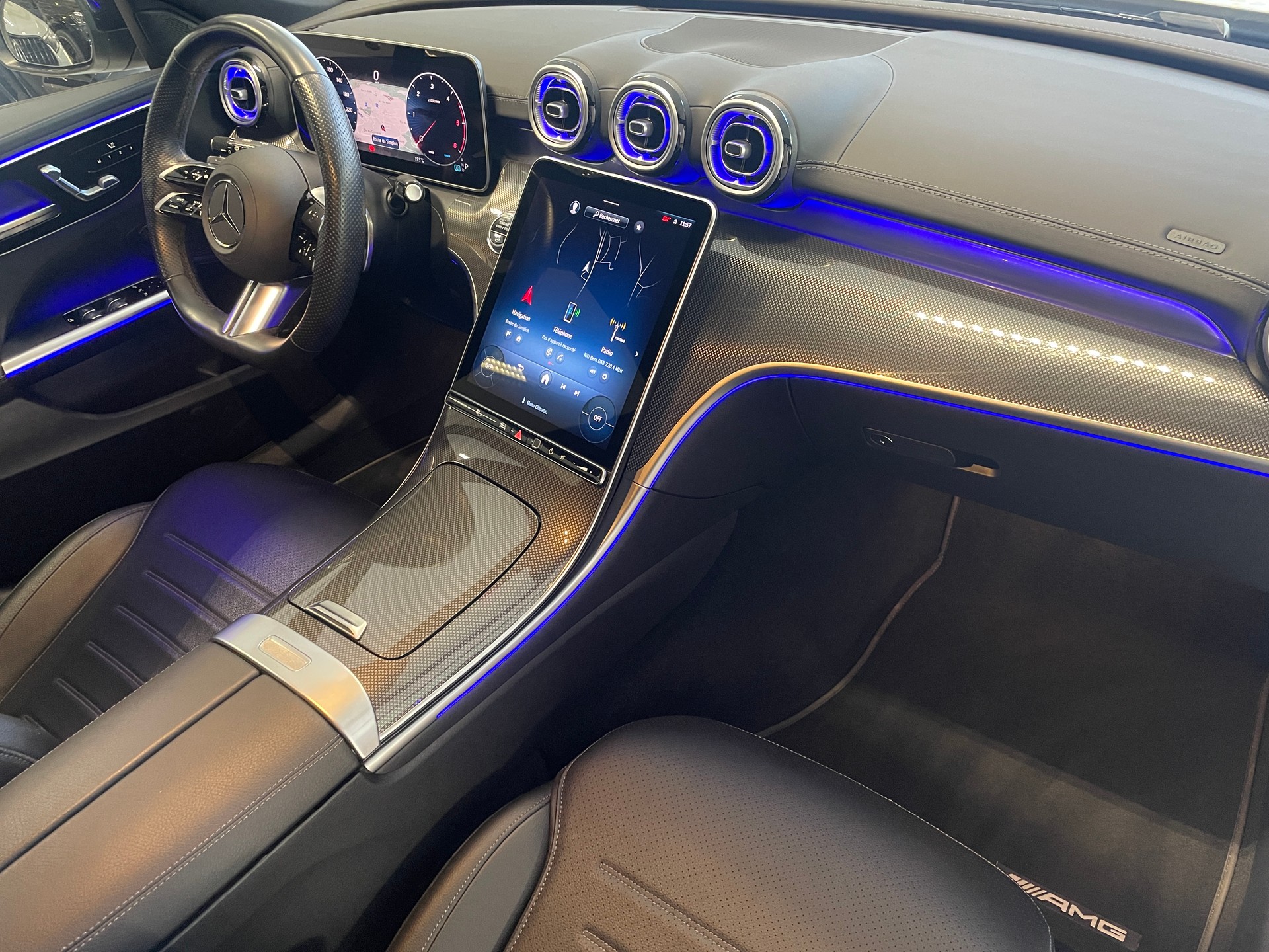MERCEDES-BENZ C 220 d T 4 Matic Swiss Star AMG Line-image-19