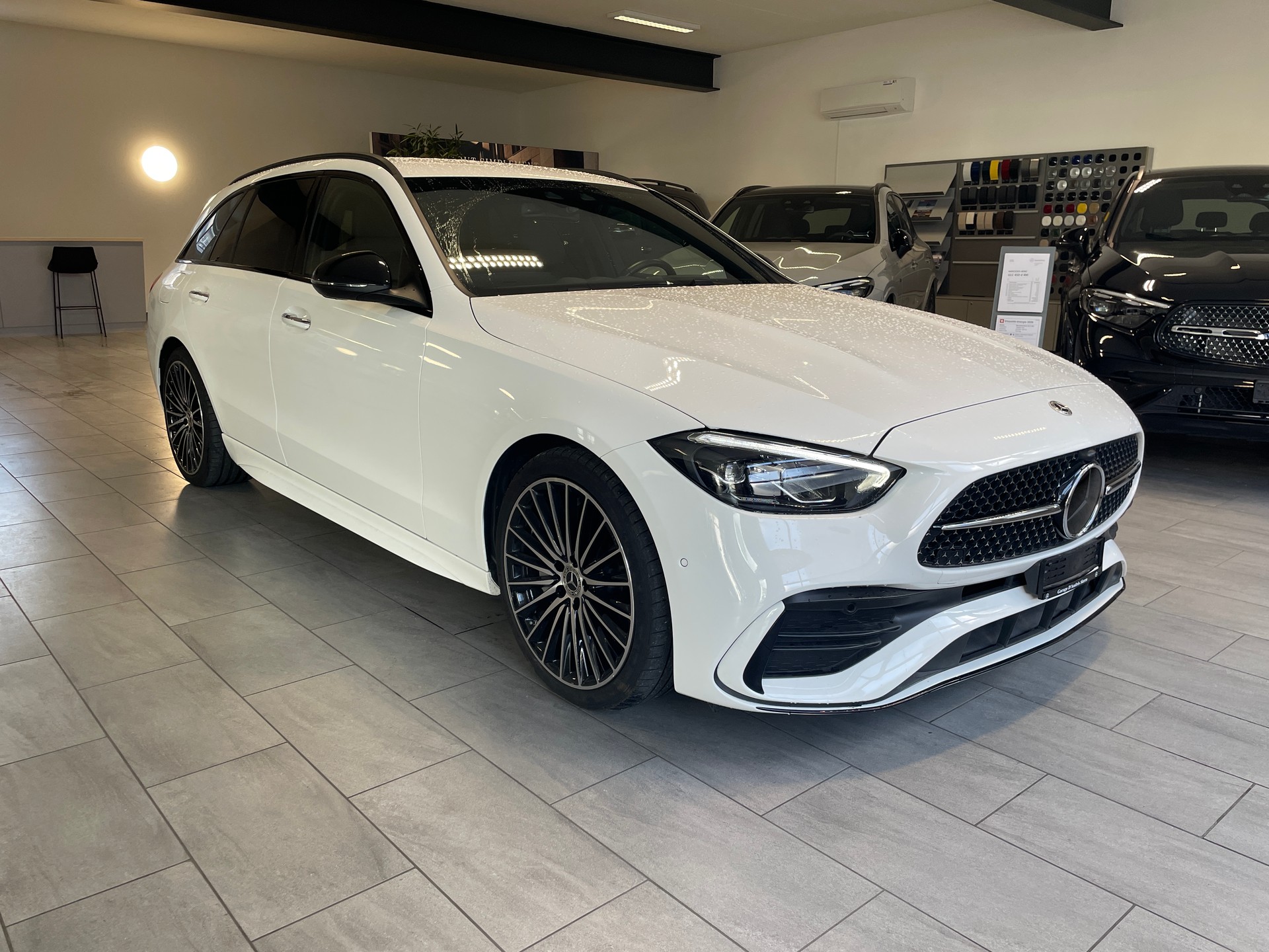 MERCEDES-BENZ C 220 d T 4 Matic Swiss Star AMG Line-image-2