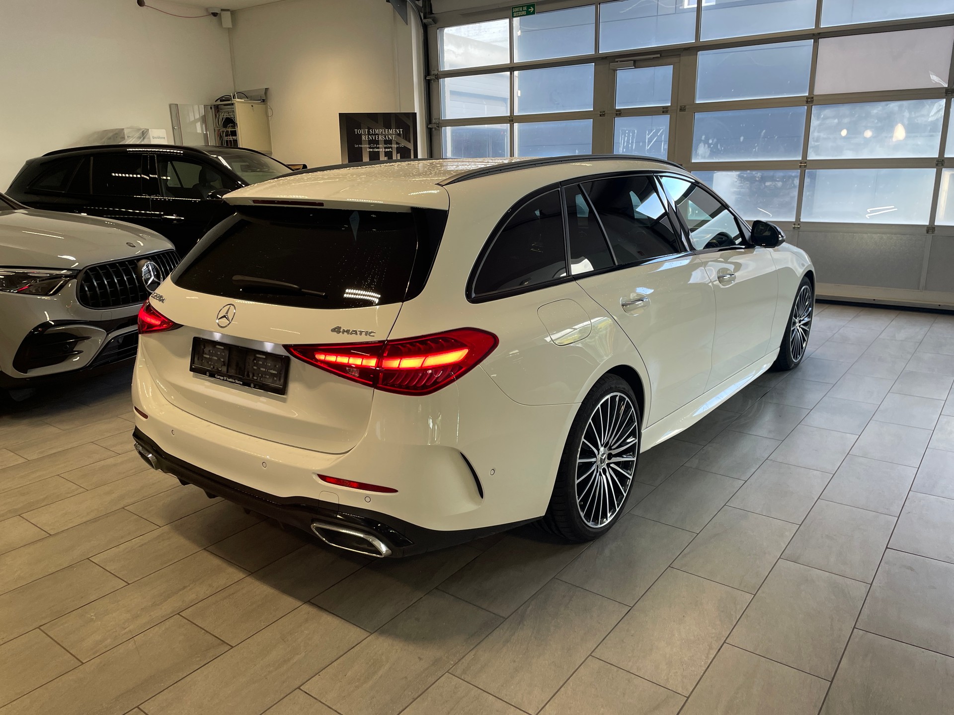 MERCEDES-BENZ C 220 d T 4 Matic Swiss Star AMG Line-image-4