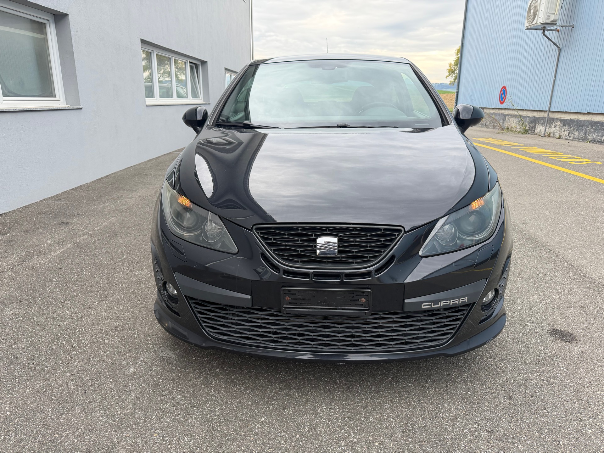 SEAT Ibiza SC 1.4 TSI Cupra DSG-image-2
