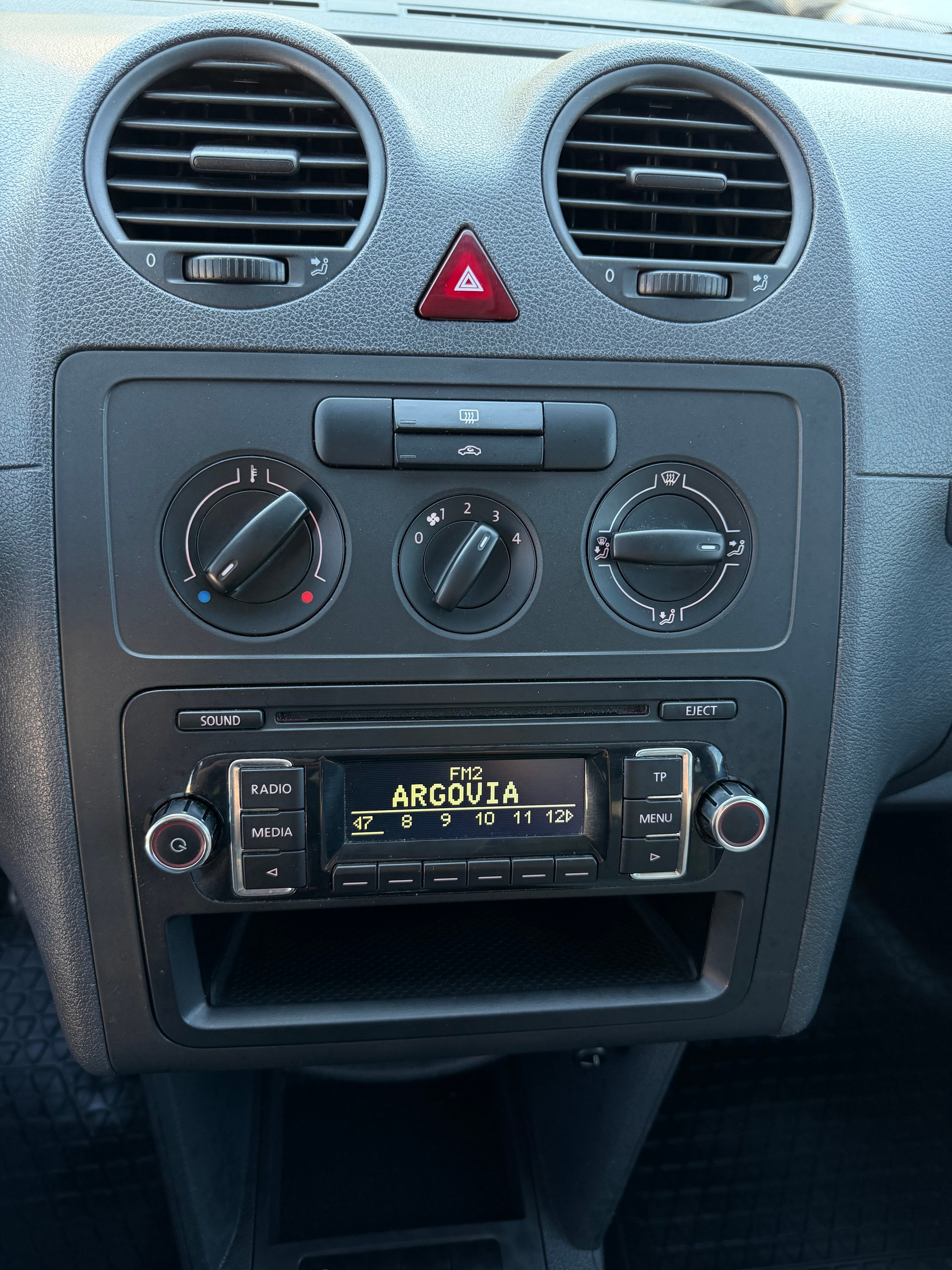 VW Caddy 2.0 EcoFuel-image-12