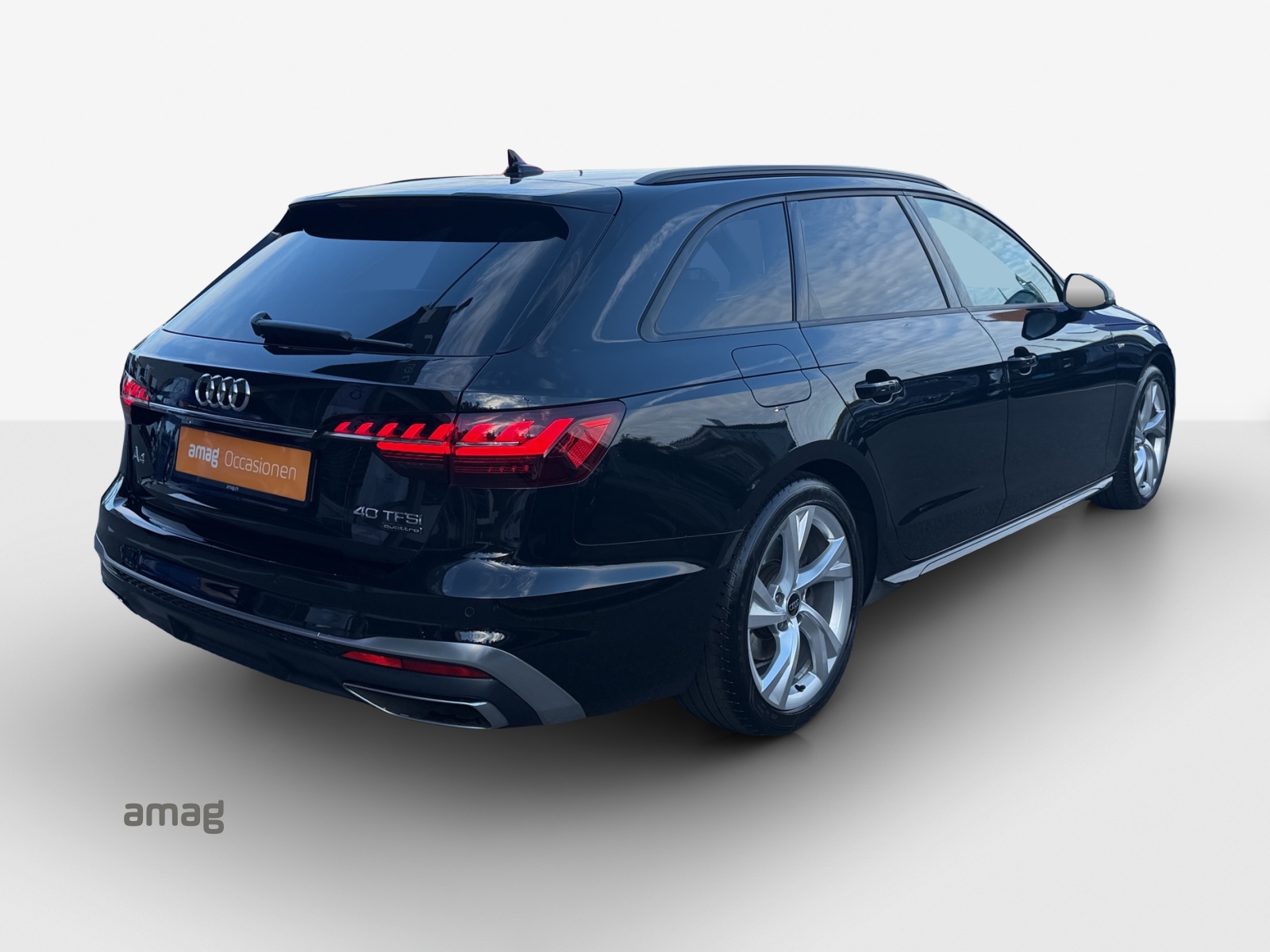 AUDI A4 Avant 40 TFSI S line S-tronic quattro-image-4