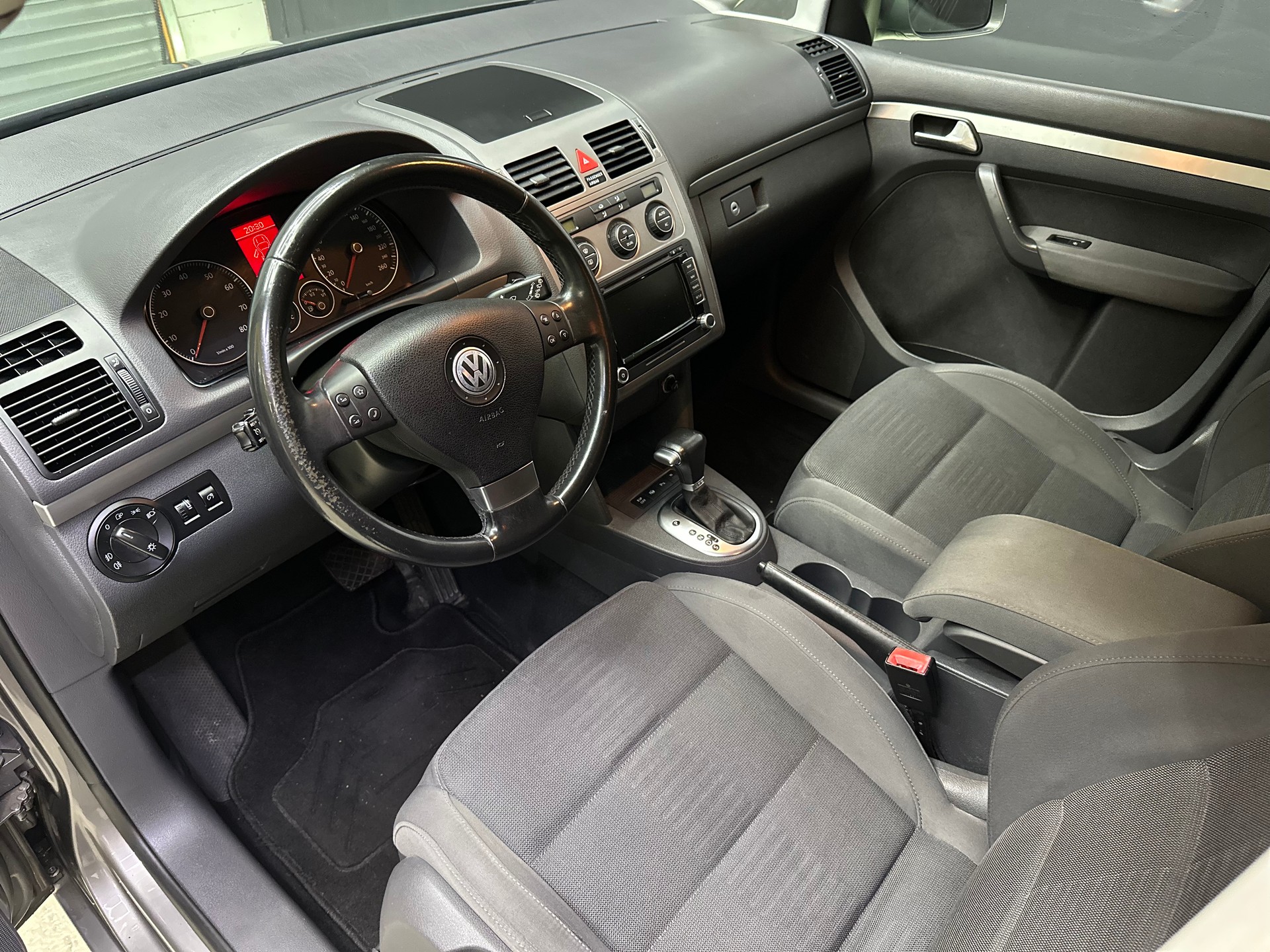 VW Touran 1.4 TSI Highline DSG-image-12