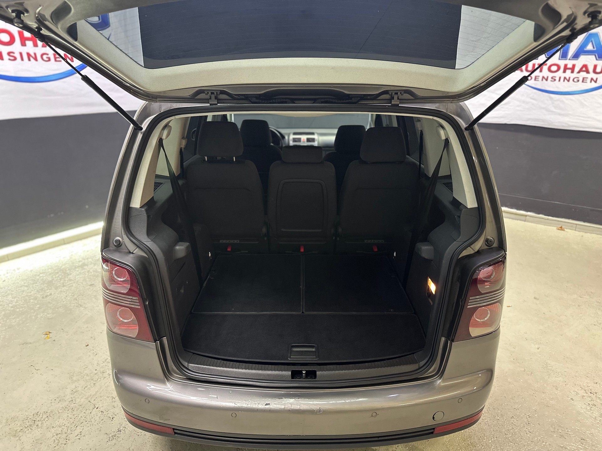 VW Touran 1.4 TSI Highline DSG-image-9