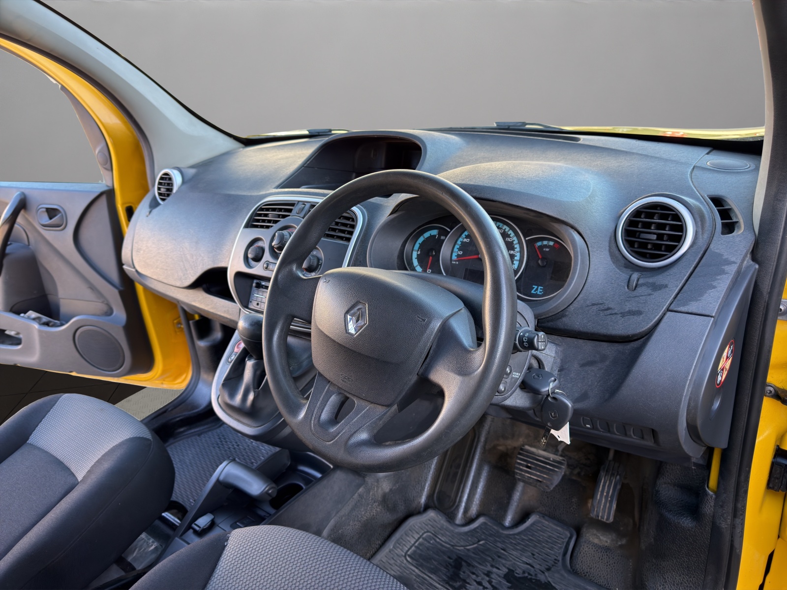 RENAULT Kangoo Maxi Z.E. 33 R60 Access 2 Pl.-image-9