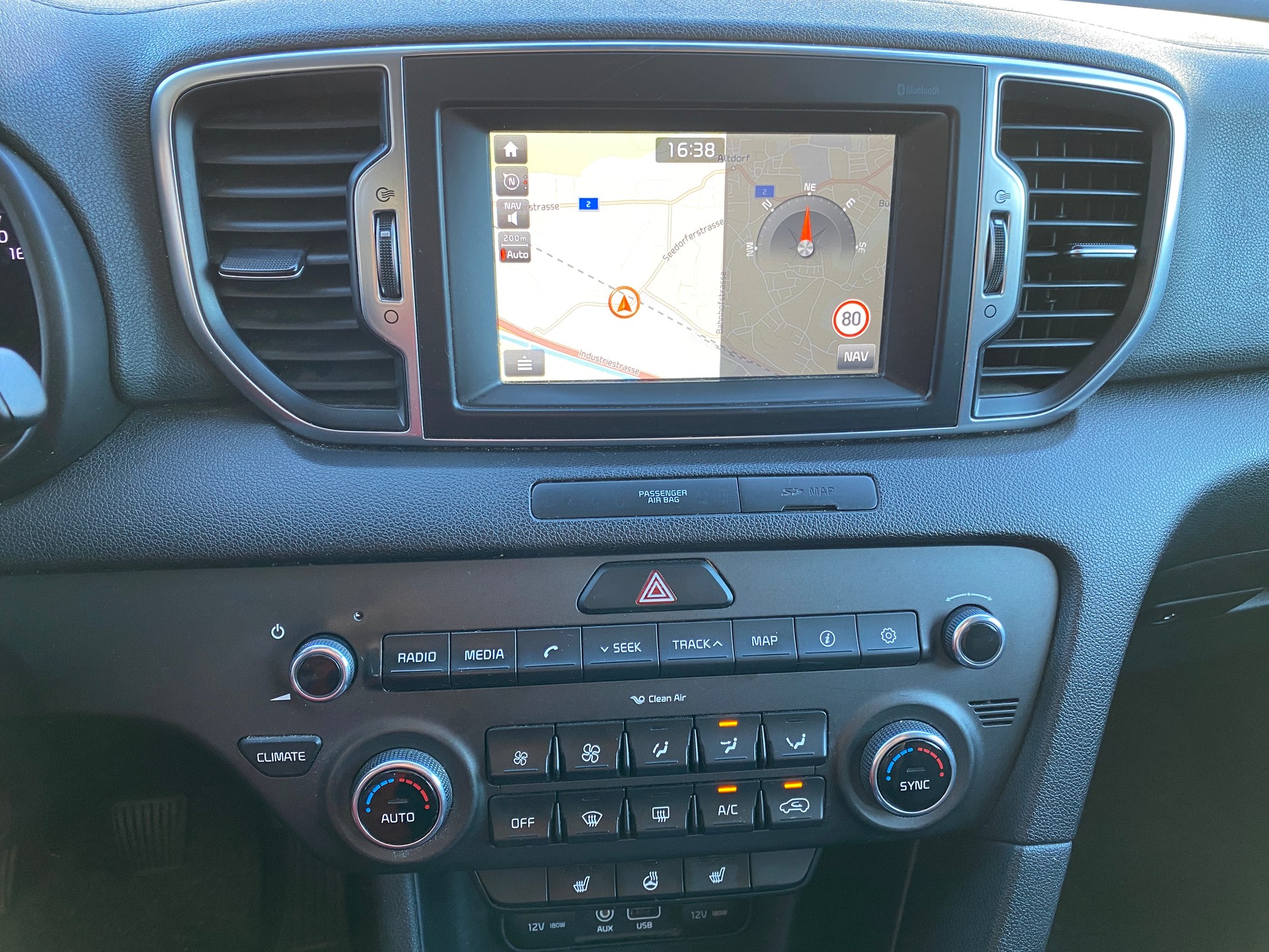KIA Sportage 1.6 GDi Trend 2WD-image-8