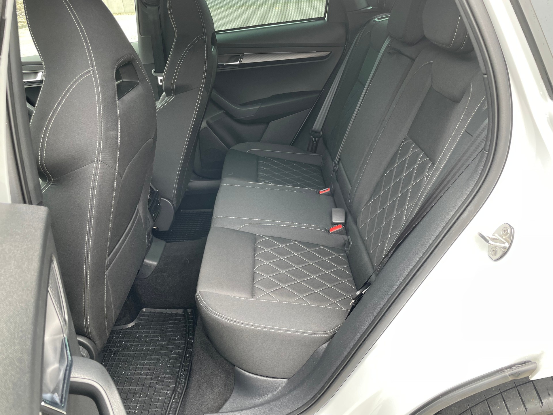 SKODA Karoq 1.5 TSI SportLine DSG * Neue Bremsen und AHK *-image-14