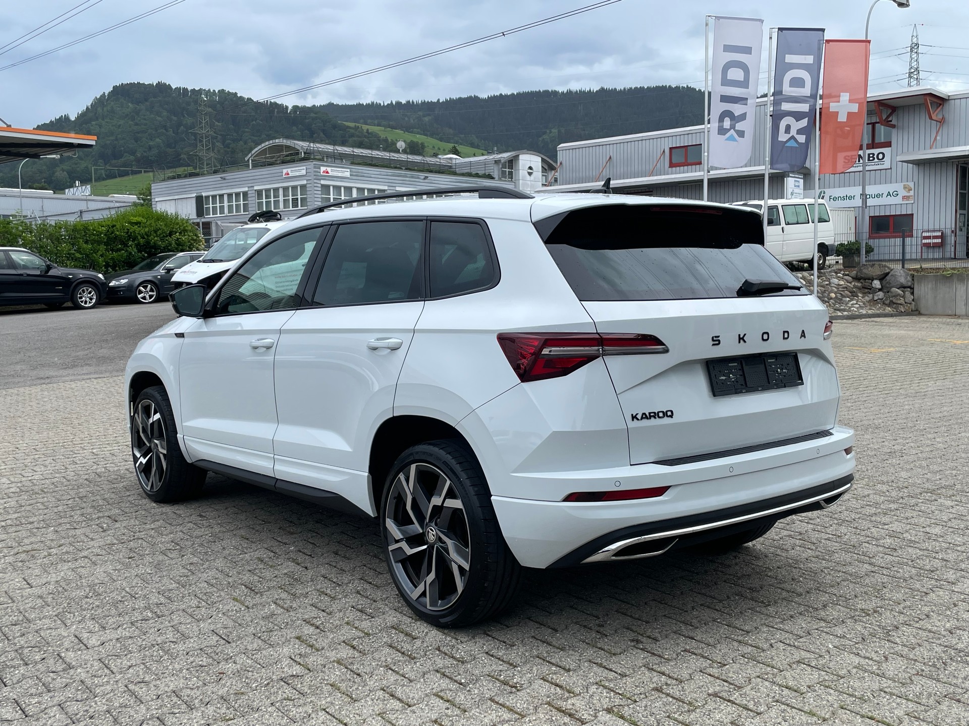 SKODA Karoq 1.5 TSI SportLine DSG * Neue Bremsen und AHK *-image-3