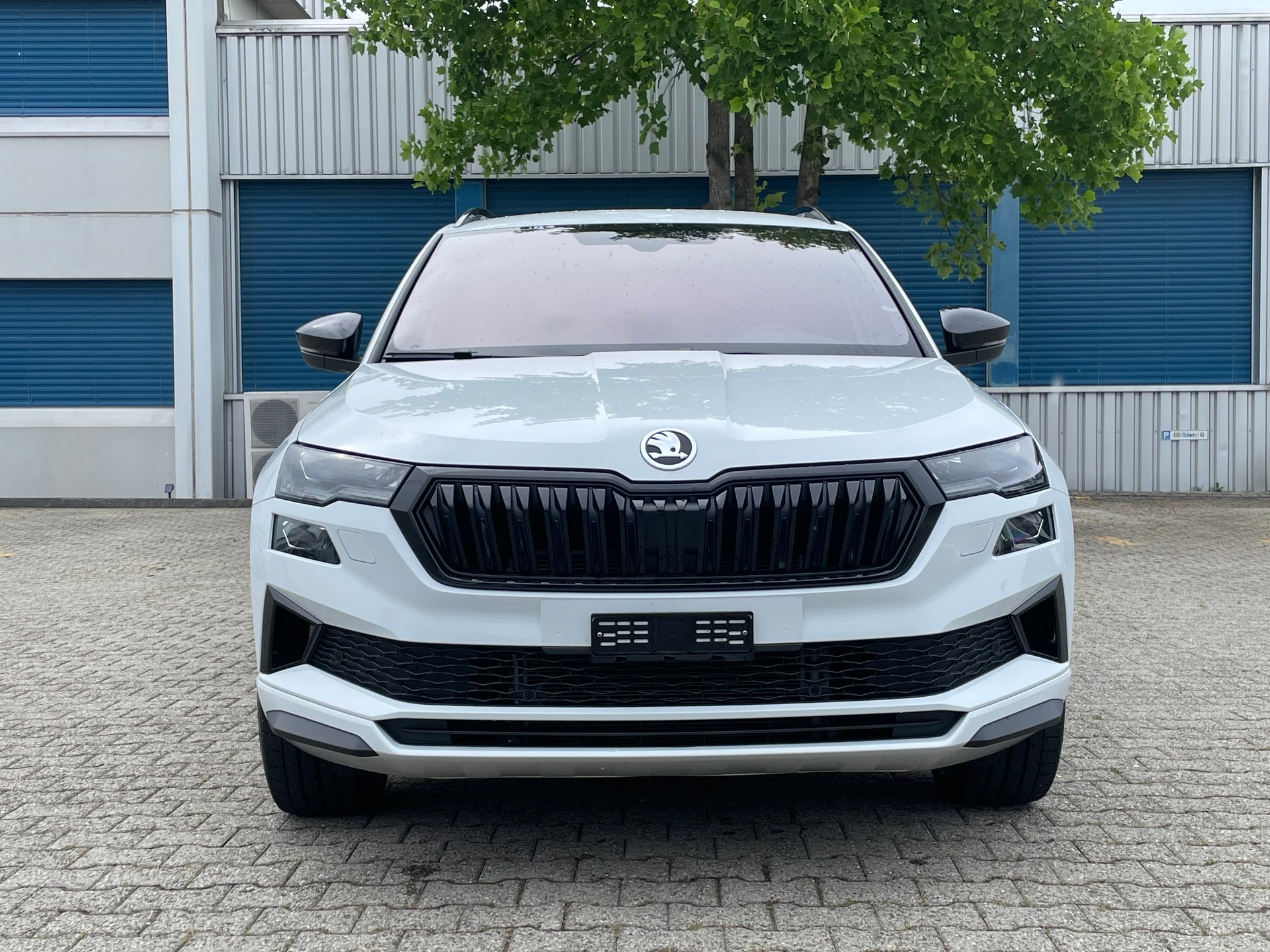 SKODA Karoq 1.5 TSI SportLine DSG * Neue Bremsen und AHK *-image-1