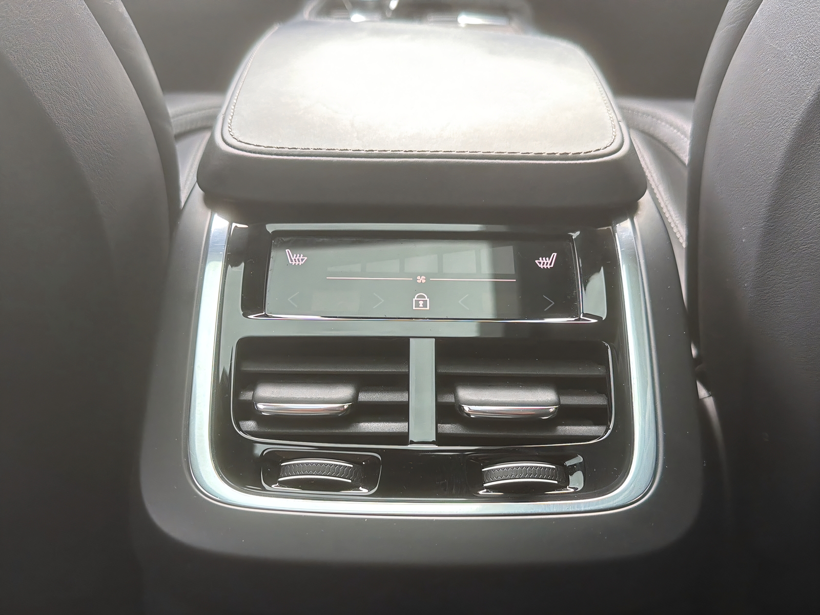 VOLVO XC90 2.0 T8 TE Inscription 7P. eAWD-image-19