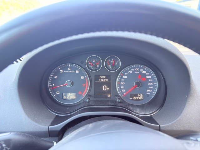 AUDI A3 Sportback 1.4 TFSI Attraction-image-9