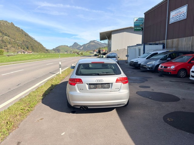 AUDI A3 Sportback 1.4 TFSI Attraction-image-12