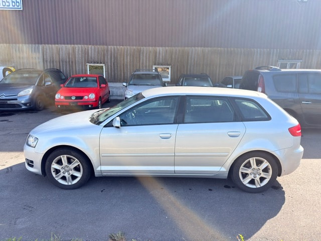 AUDI A3 Sportback 1.4 TFSI Attraction-image-13