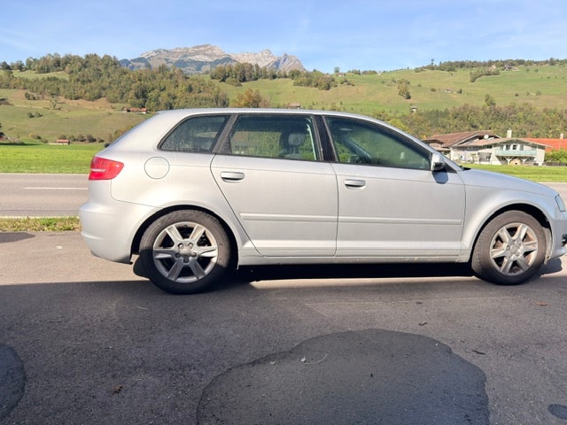 AUDI A3 Sportback 1.4 TFSI Attraction-image-4
