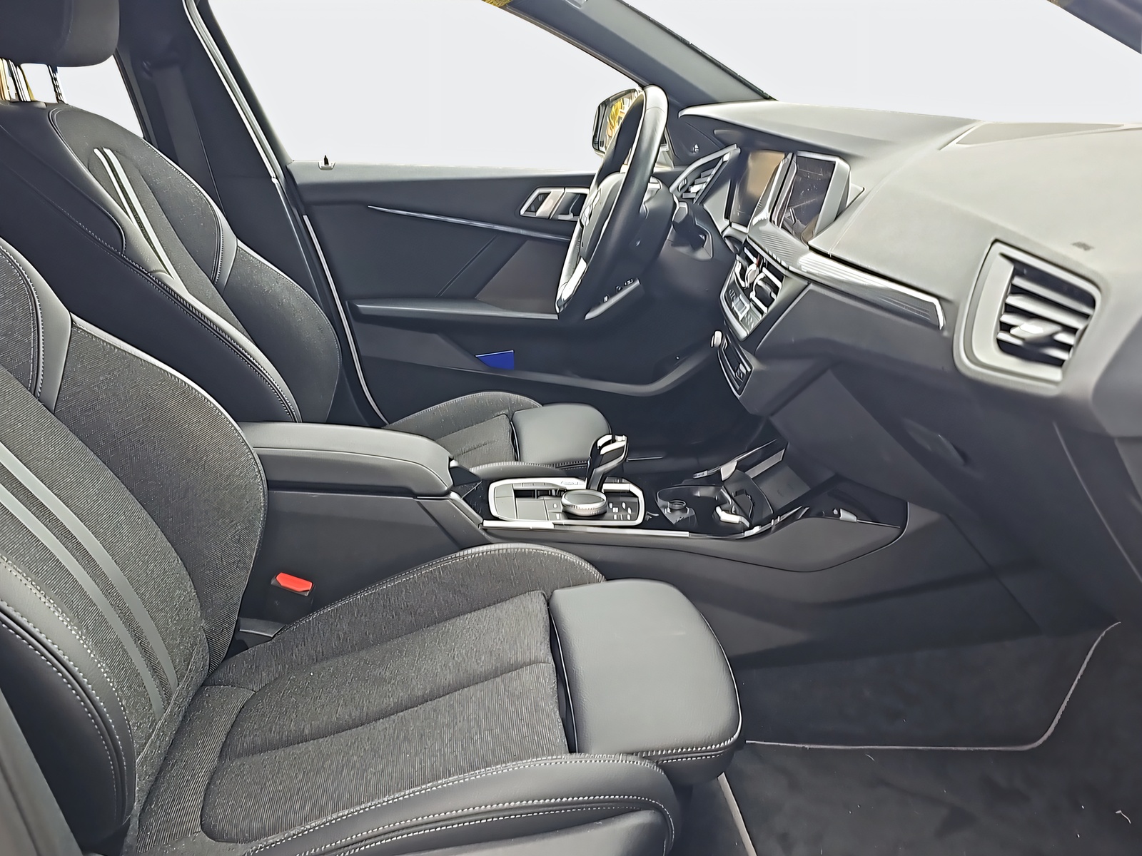 BMW 116d Sport Line-image-12