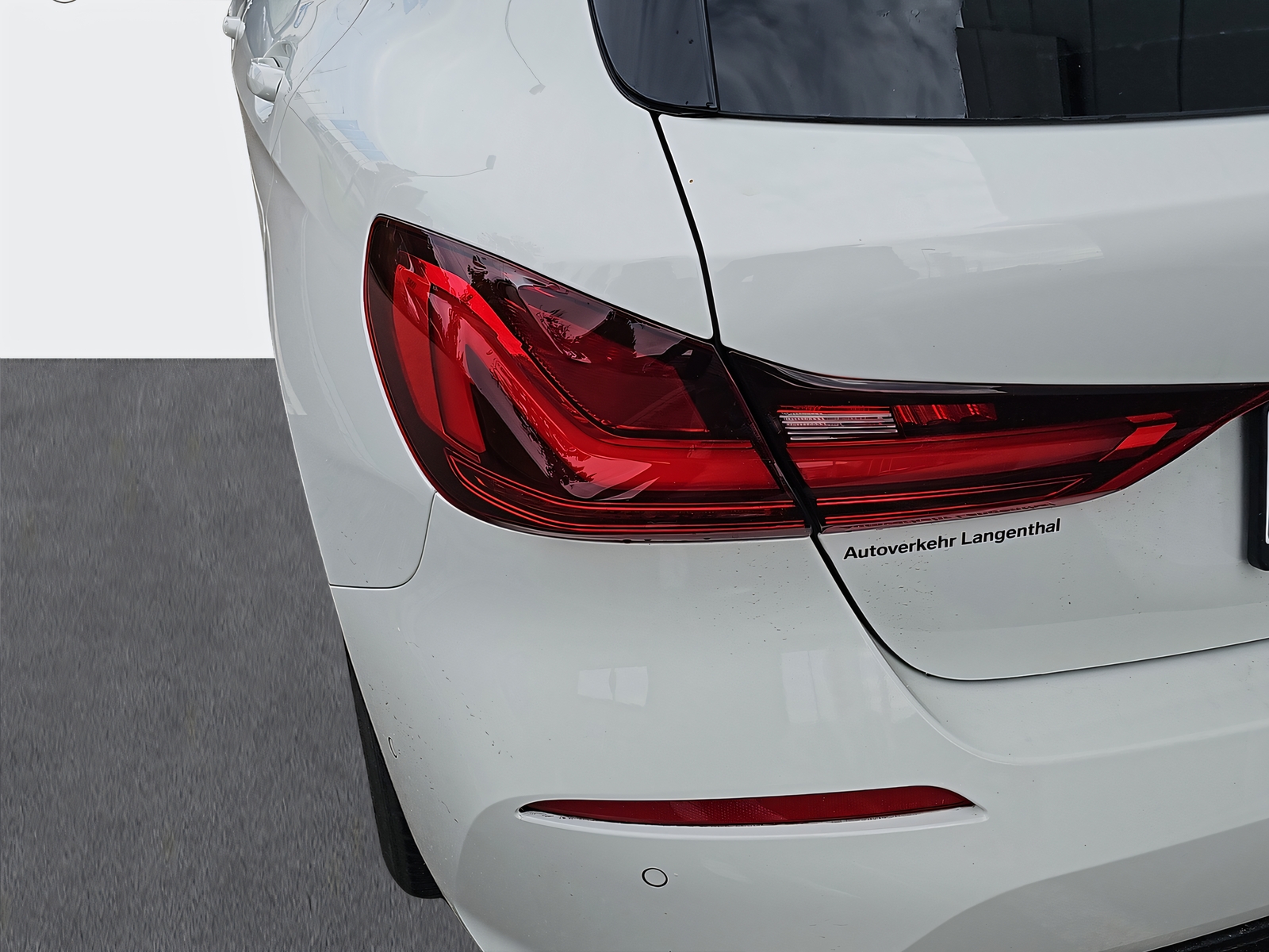 BMW 116d Sport Line-image-16
