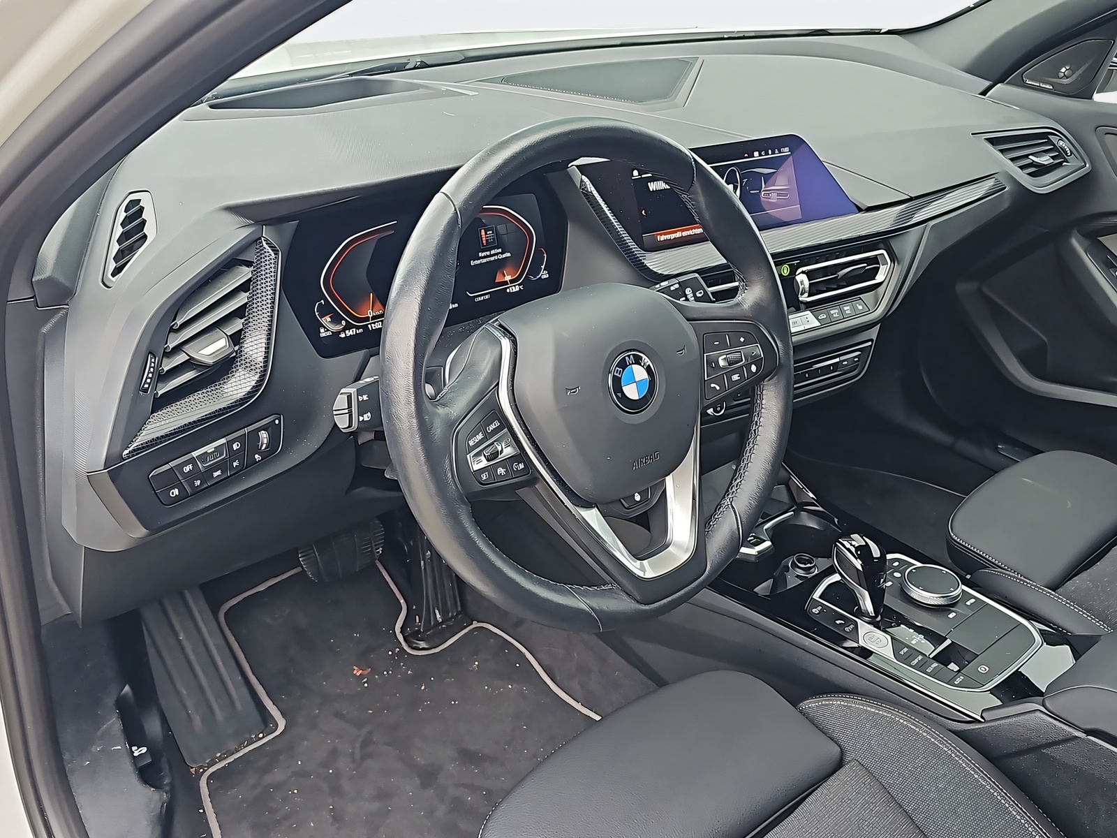 BMW 116d Sport Line-image-14