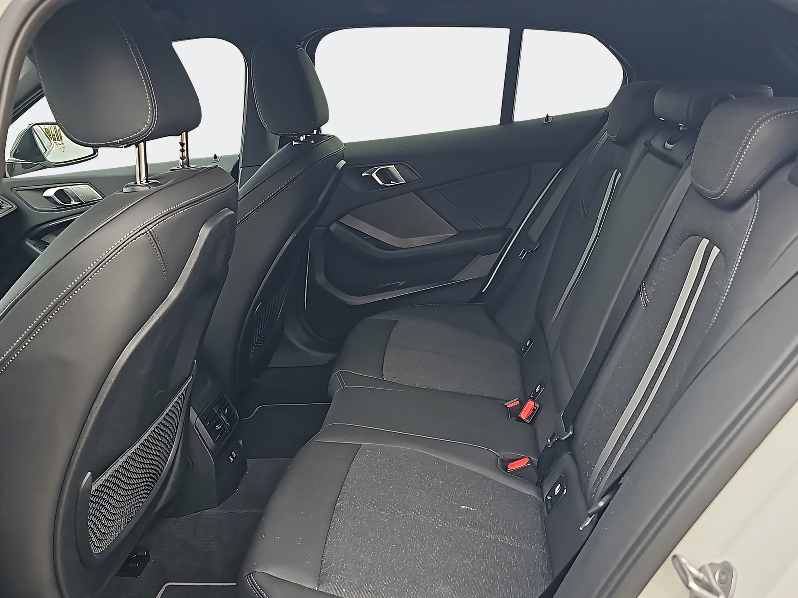 BMW 116d Sport Line-image-8