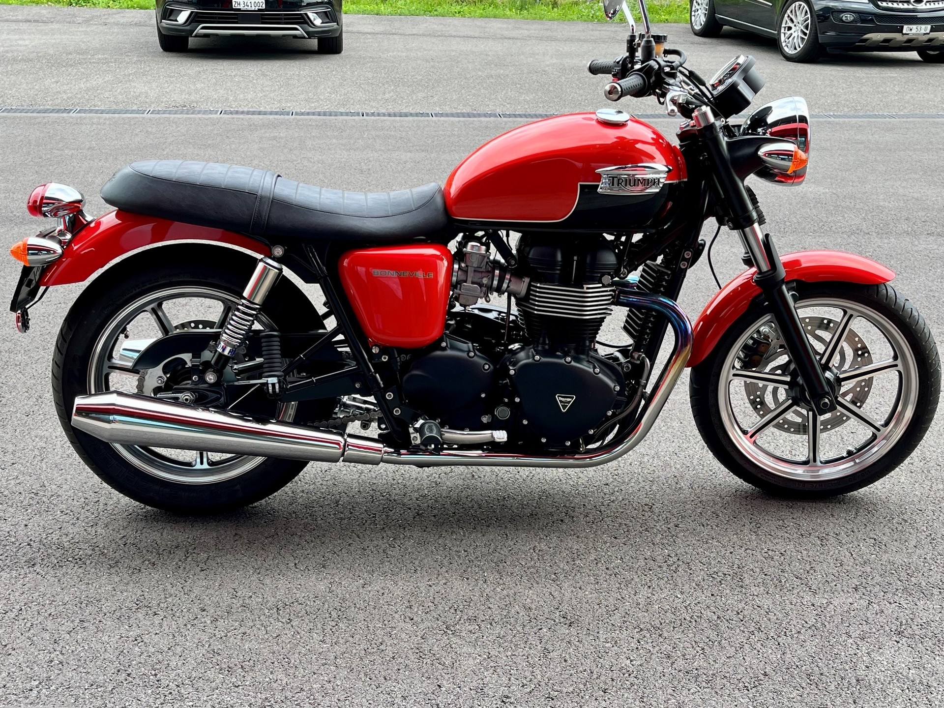TRIUMPH Bonneville 900 i T 100-image-4