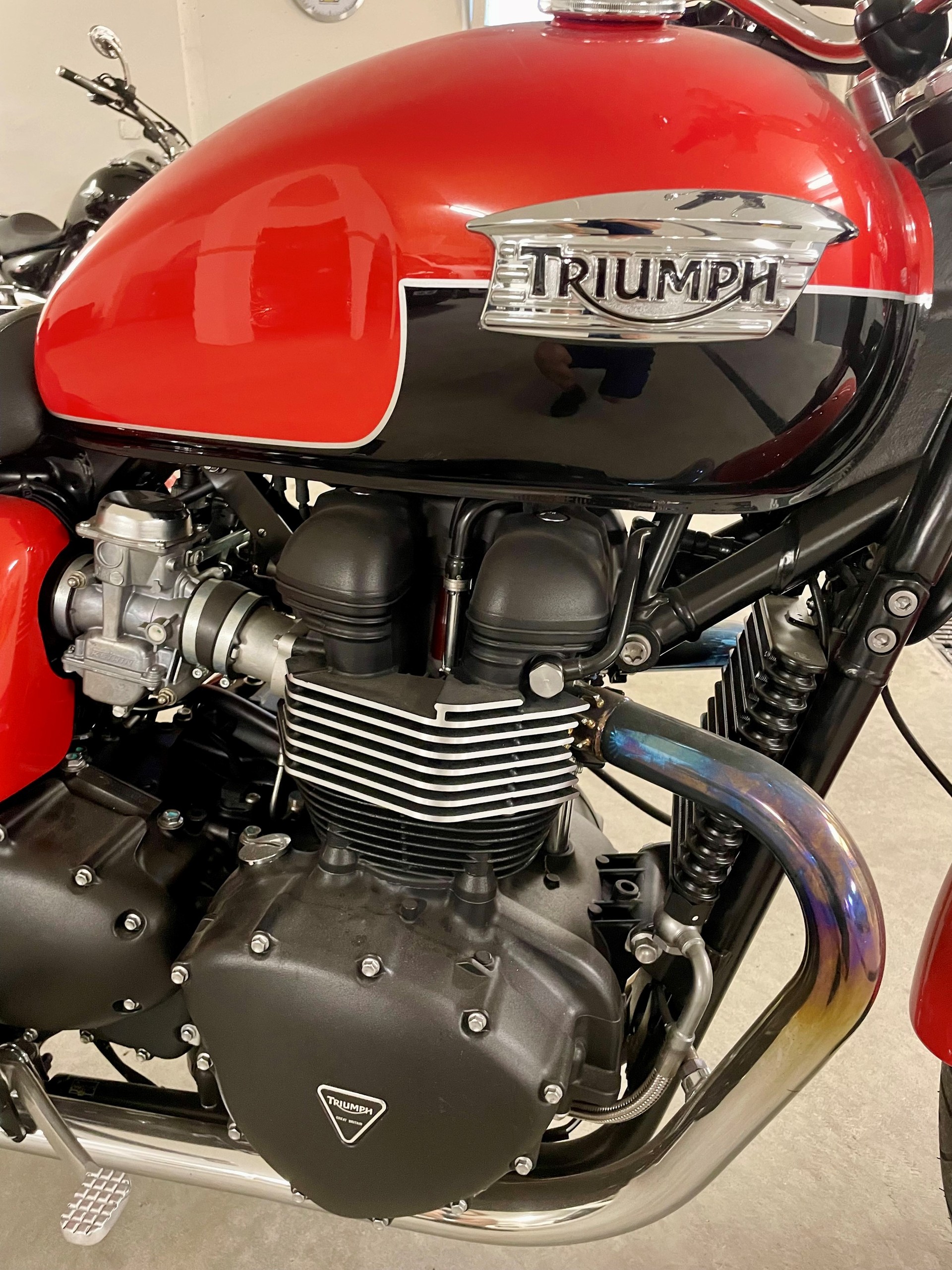 TRIUMPH Bonneville 900 i T 100-image-10