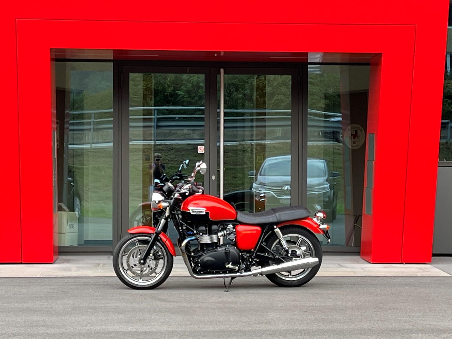 TRIUMPH Bonneville 900 i T 100-image-1
