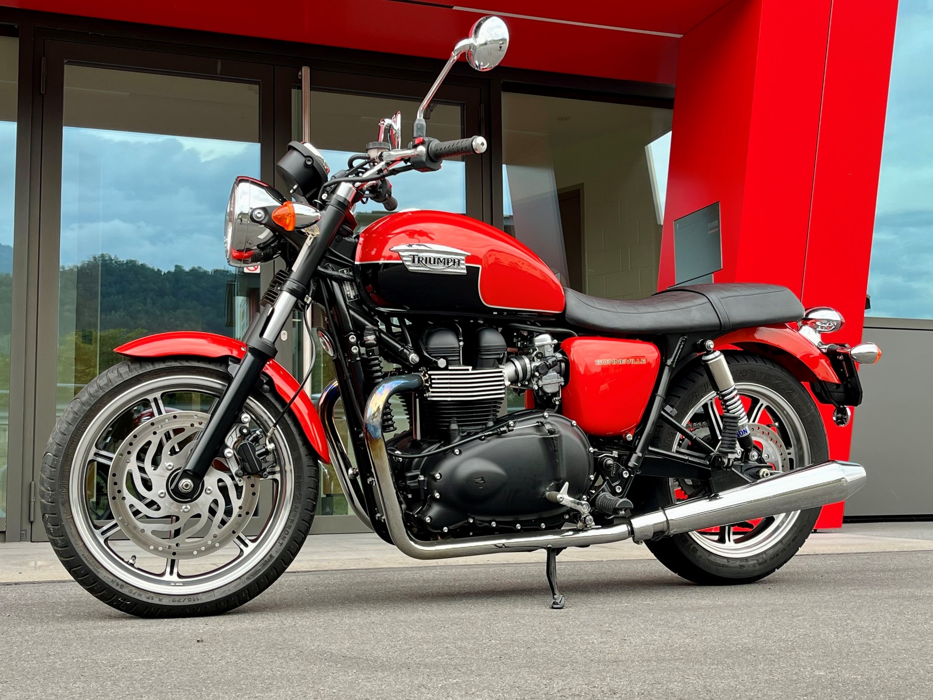 TRIUMPH Bonneville 900 i T 100-image-2