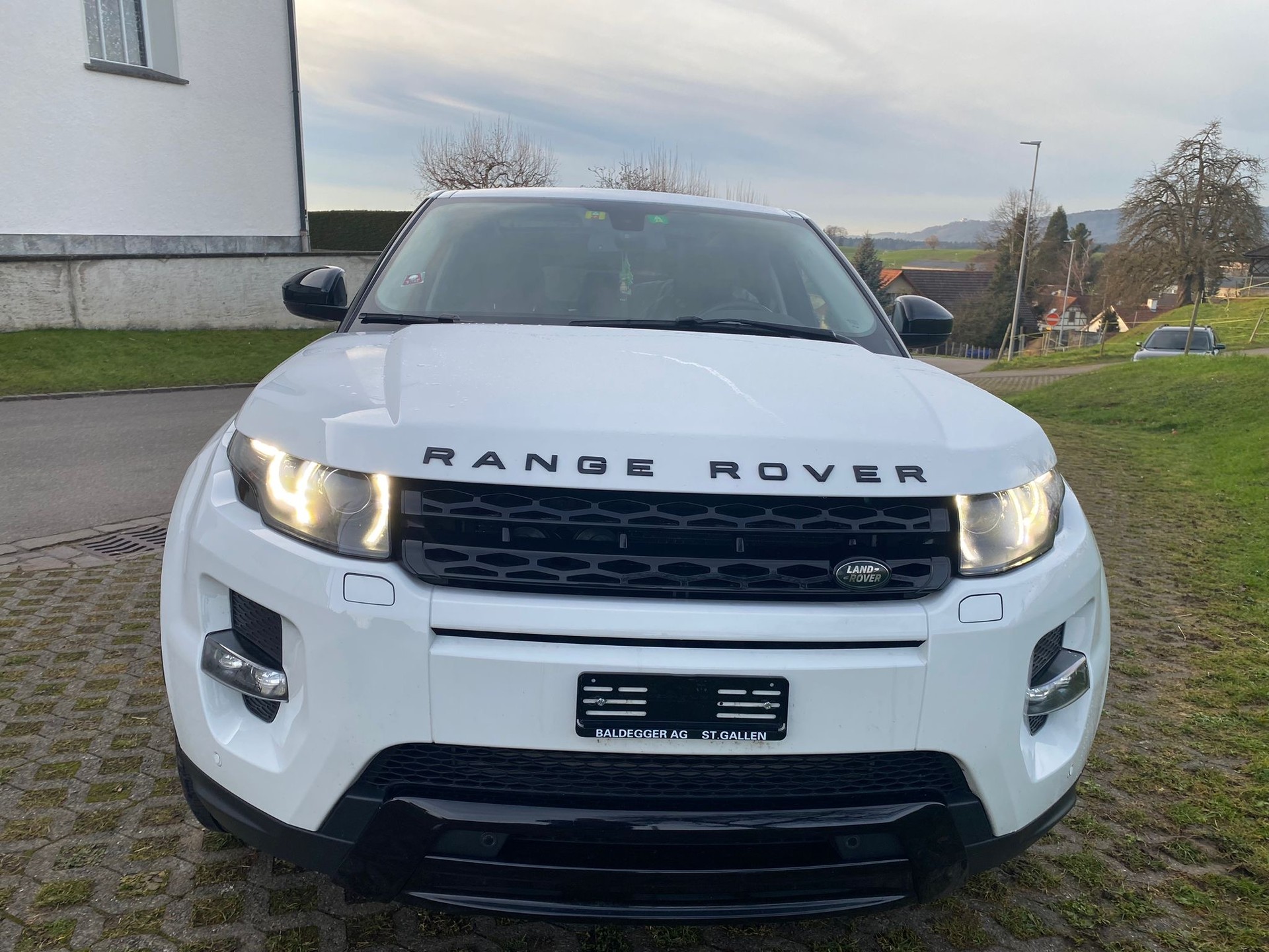 LAND ROVER Range Rover Evoque 2.2 TD4 Dynamic-image-5