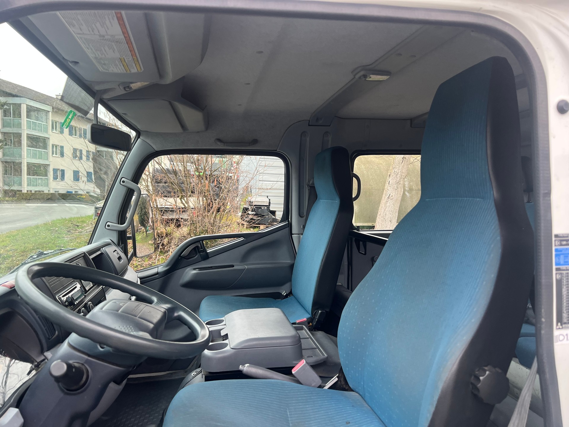 MITSUBISHI FUSO Canter 3C15D-image-10