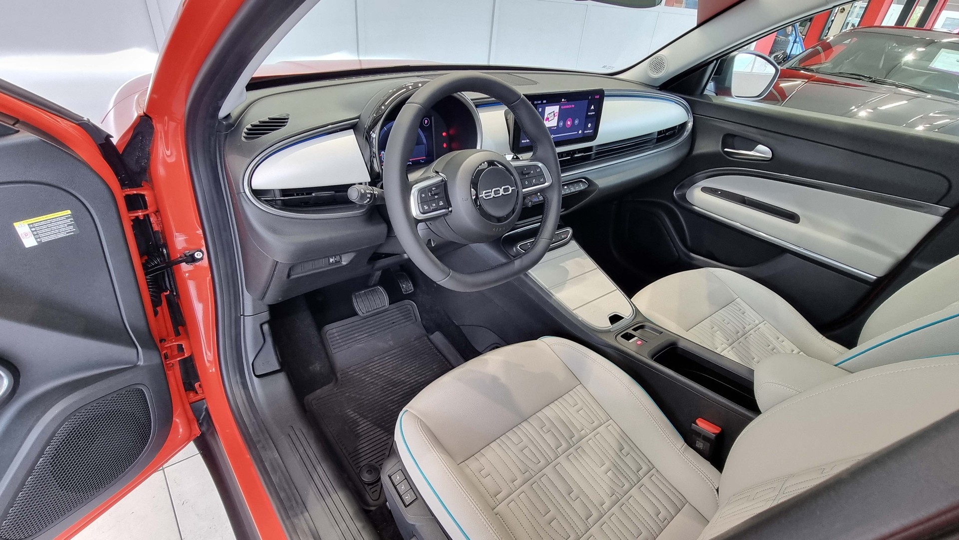 FIAT 600 1.2 Hybrid 110 La Prima-image-12