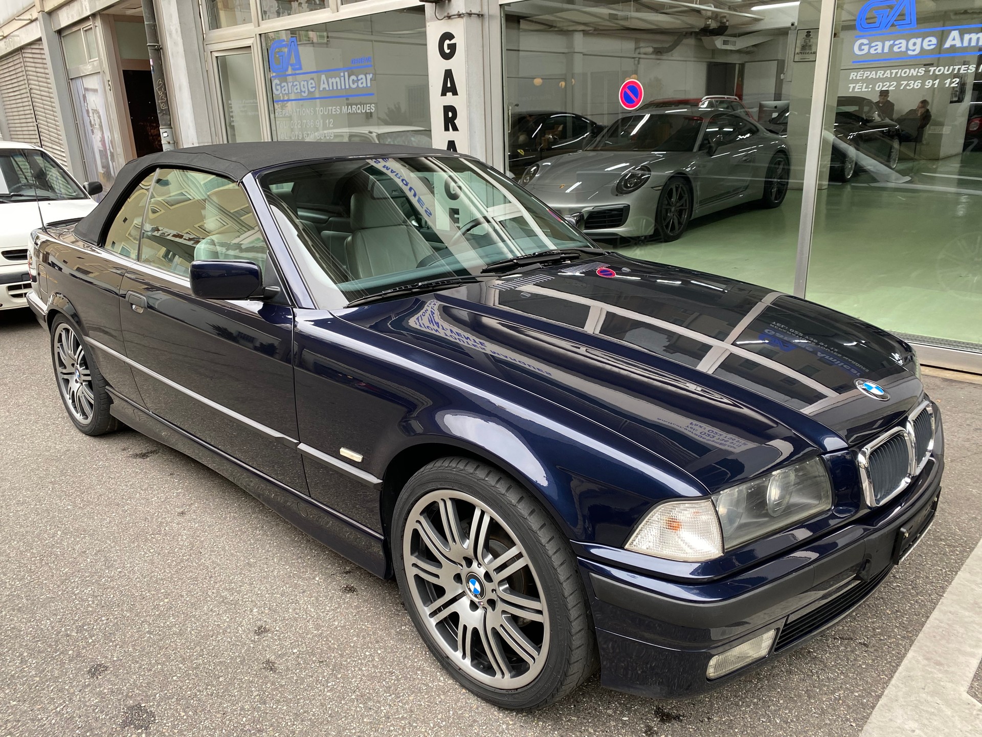 BMW 320i Cabrio-image-0