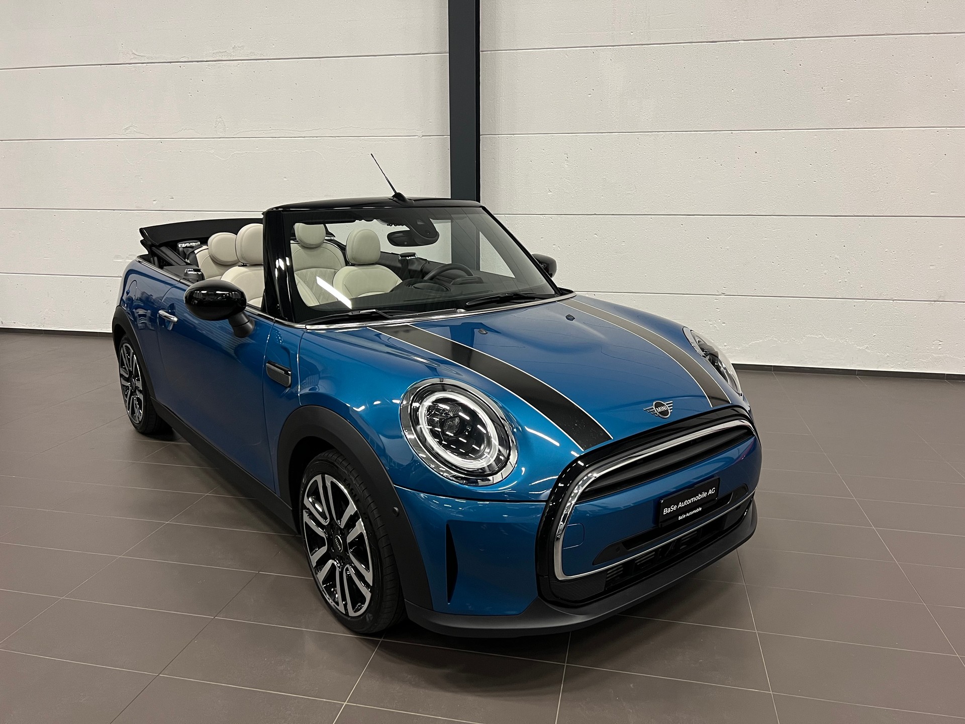 MINI Cooper Cabriolet DKG-image-1