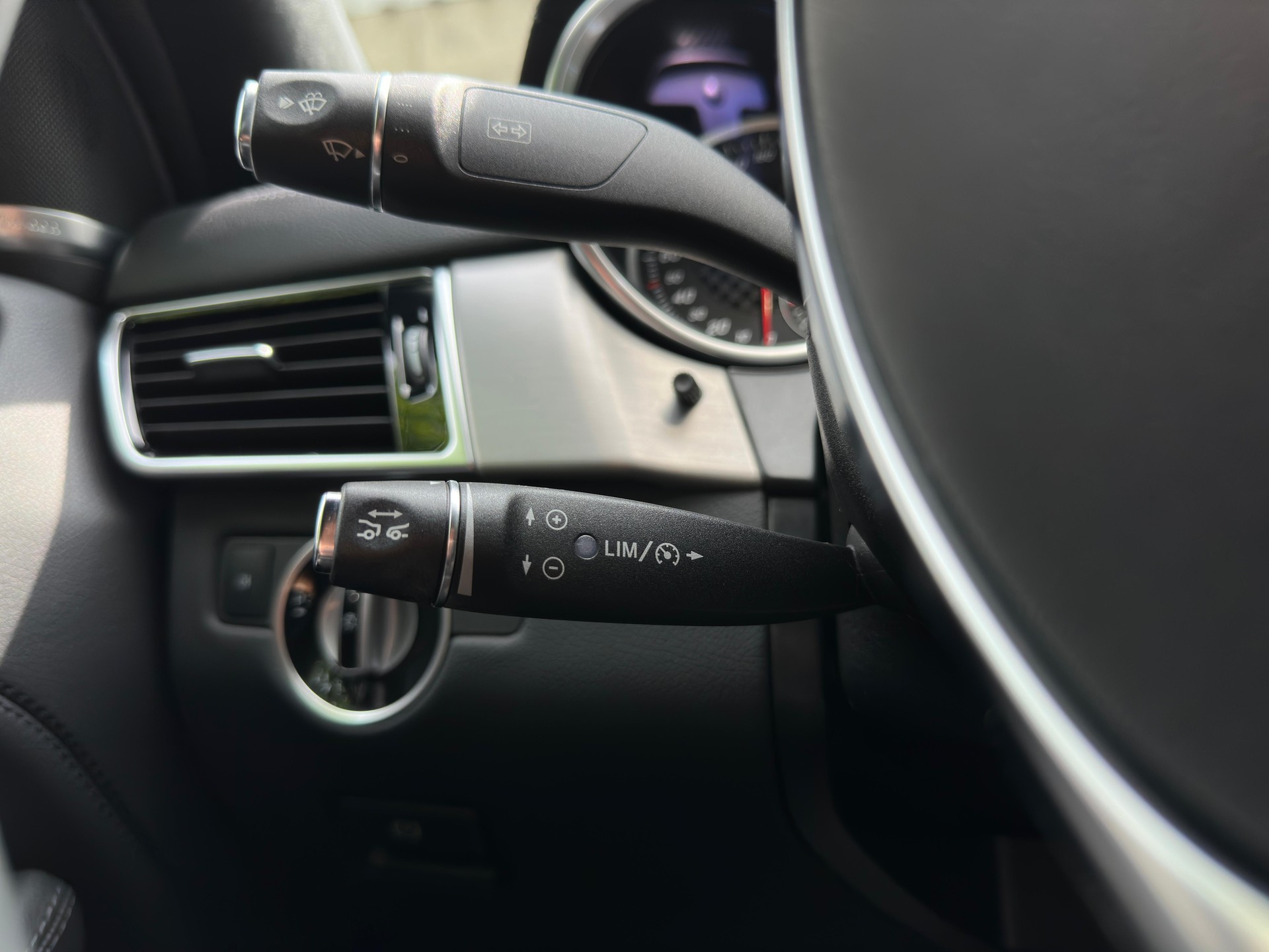 MERCEDES-BENZ GLE Coupé 350 d AMG-Line 4Matic 9G-Tronic-image-26