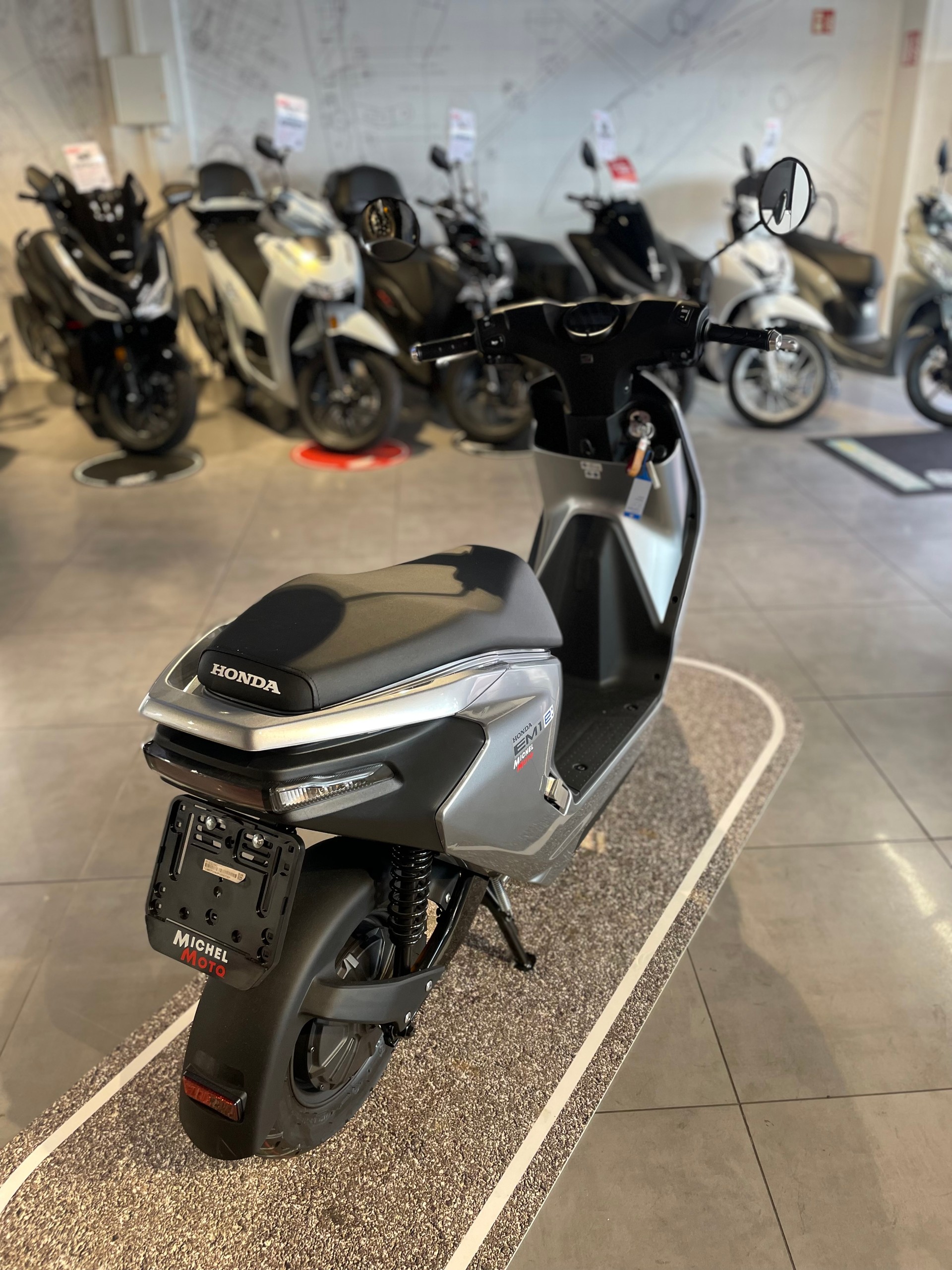 HONDA EM1-E-showroom-element-2
