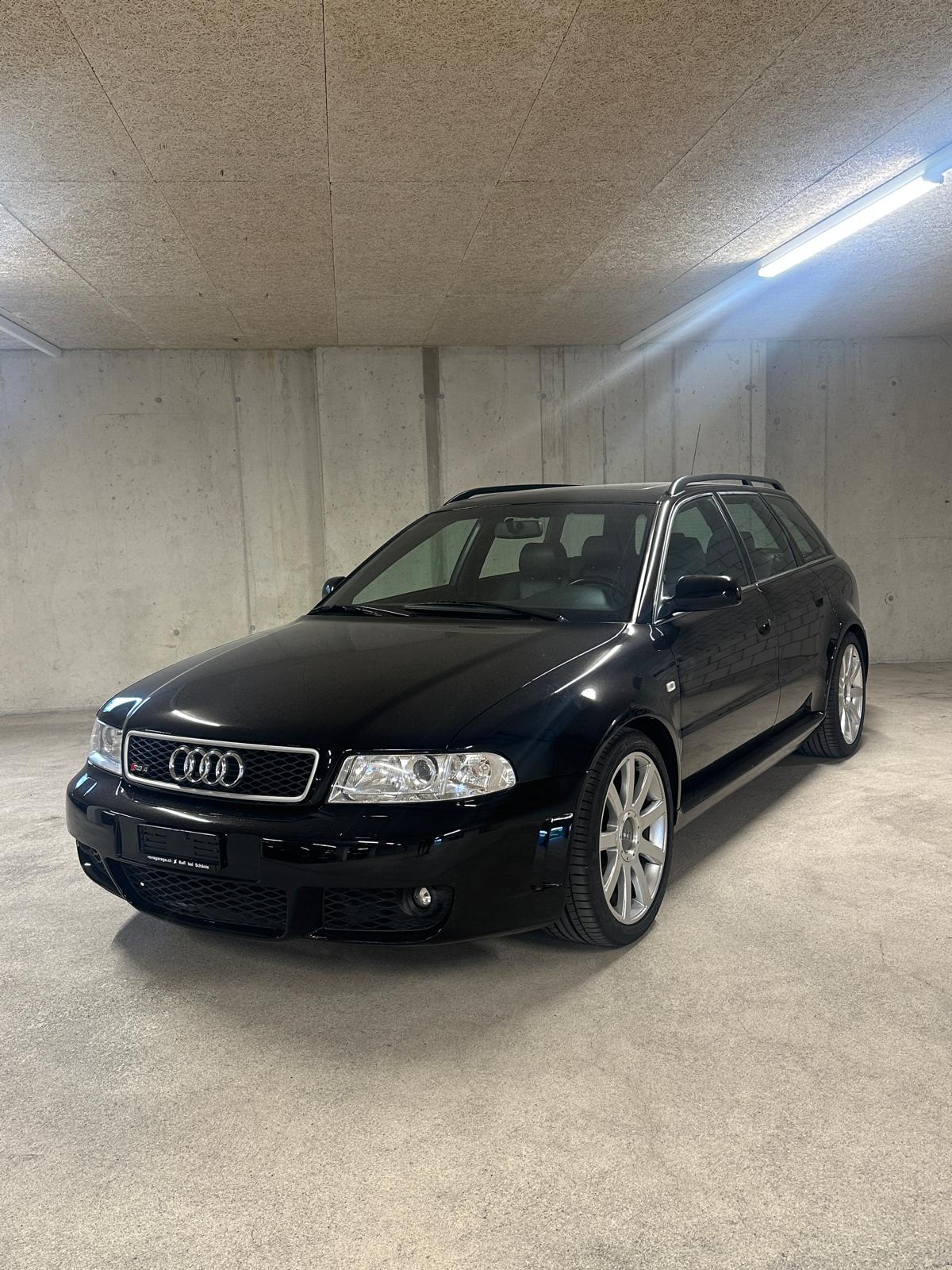 AUDI RS4 Avant quattro-image-0