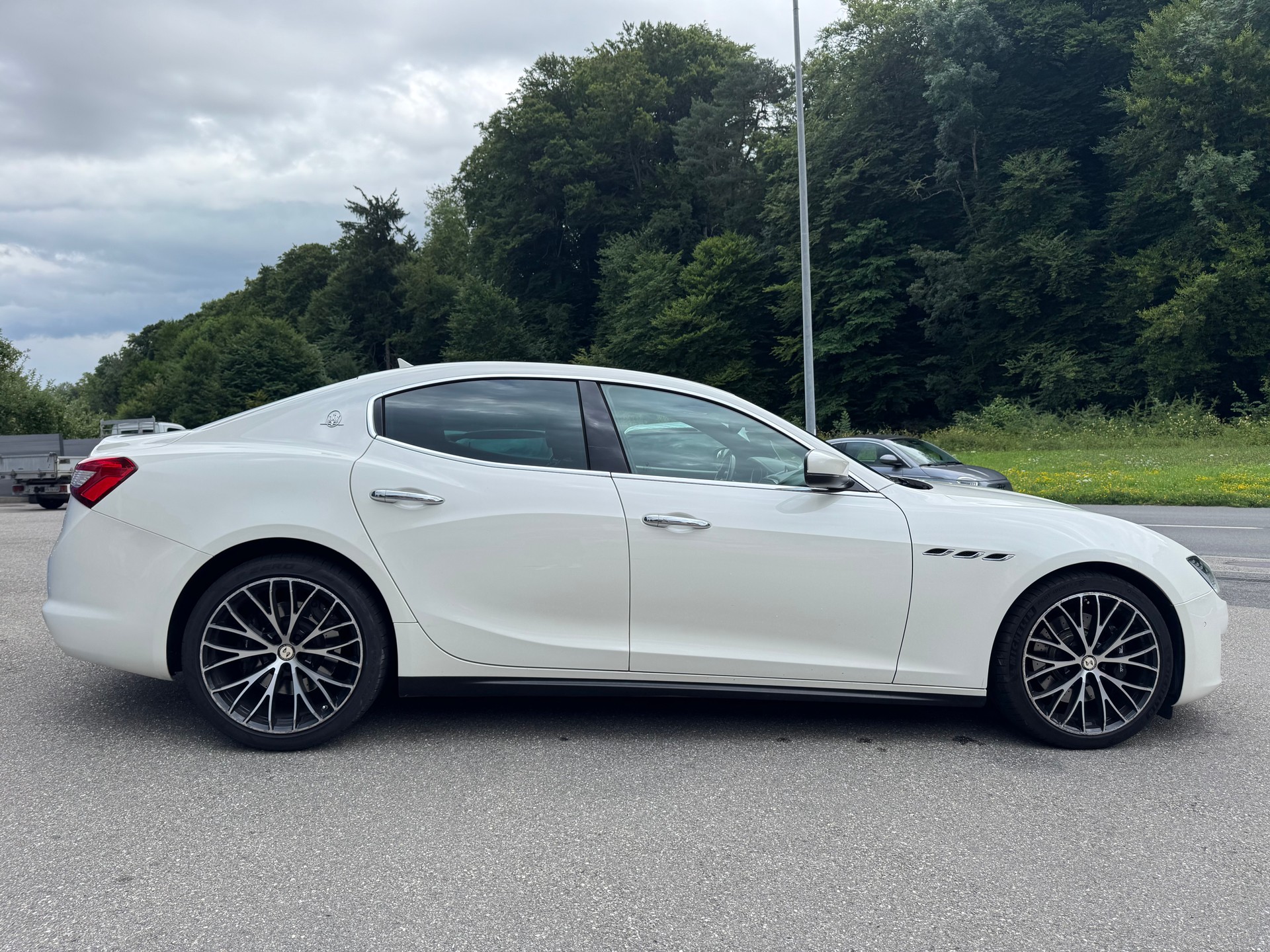 MASERATI Ghibli D 3.0 V6 GranSport Automatica-image-2