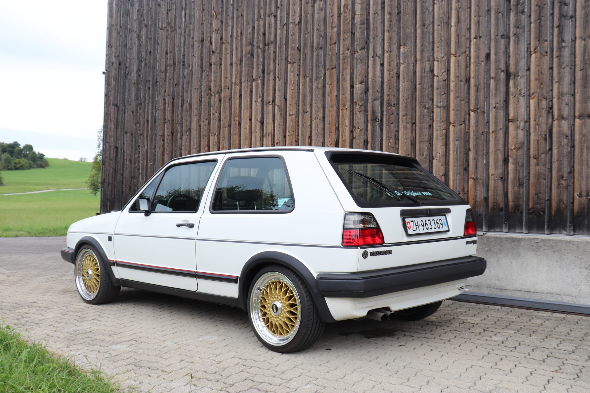 VW Golf 1800 GTI-image-12