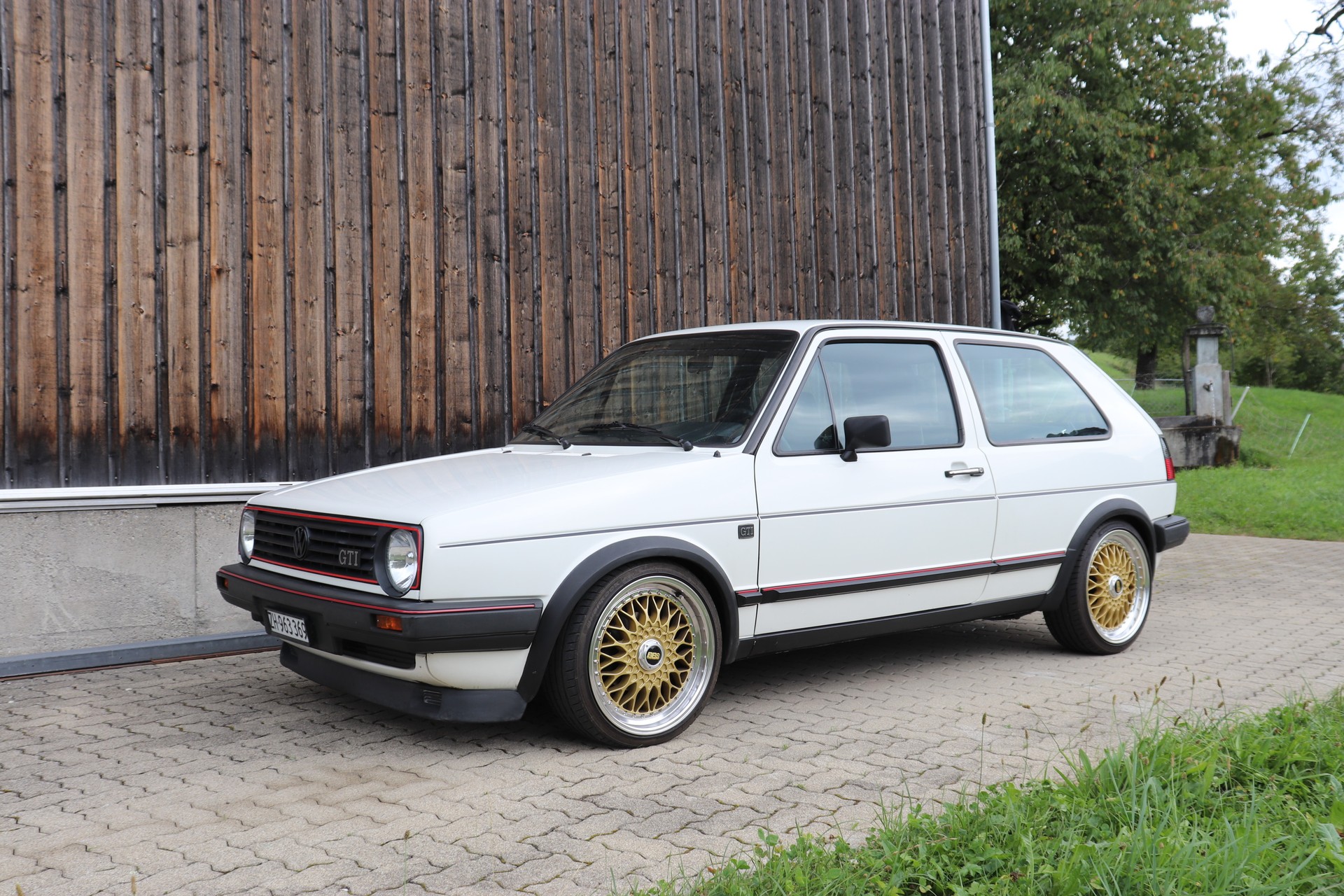 VW Golf 1800 GTI-image-13