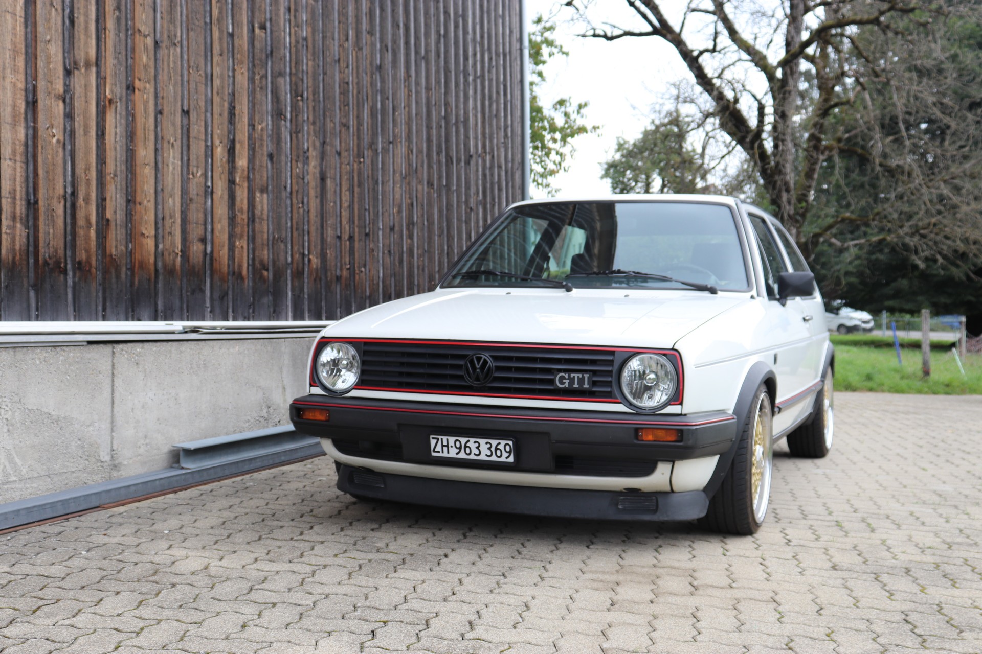 VW Golf 1800 GTI-image-14
