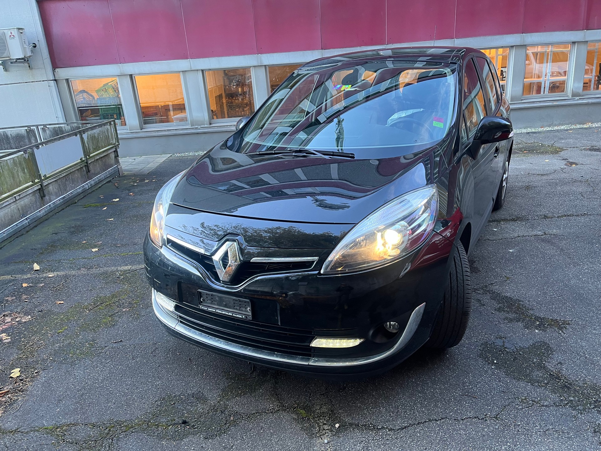 RENAULT Grand Scénic 1.2 16V Turbo Dynamique-image-0