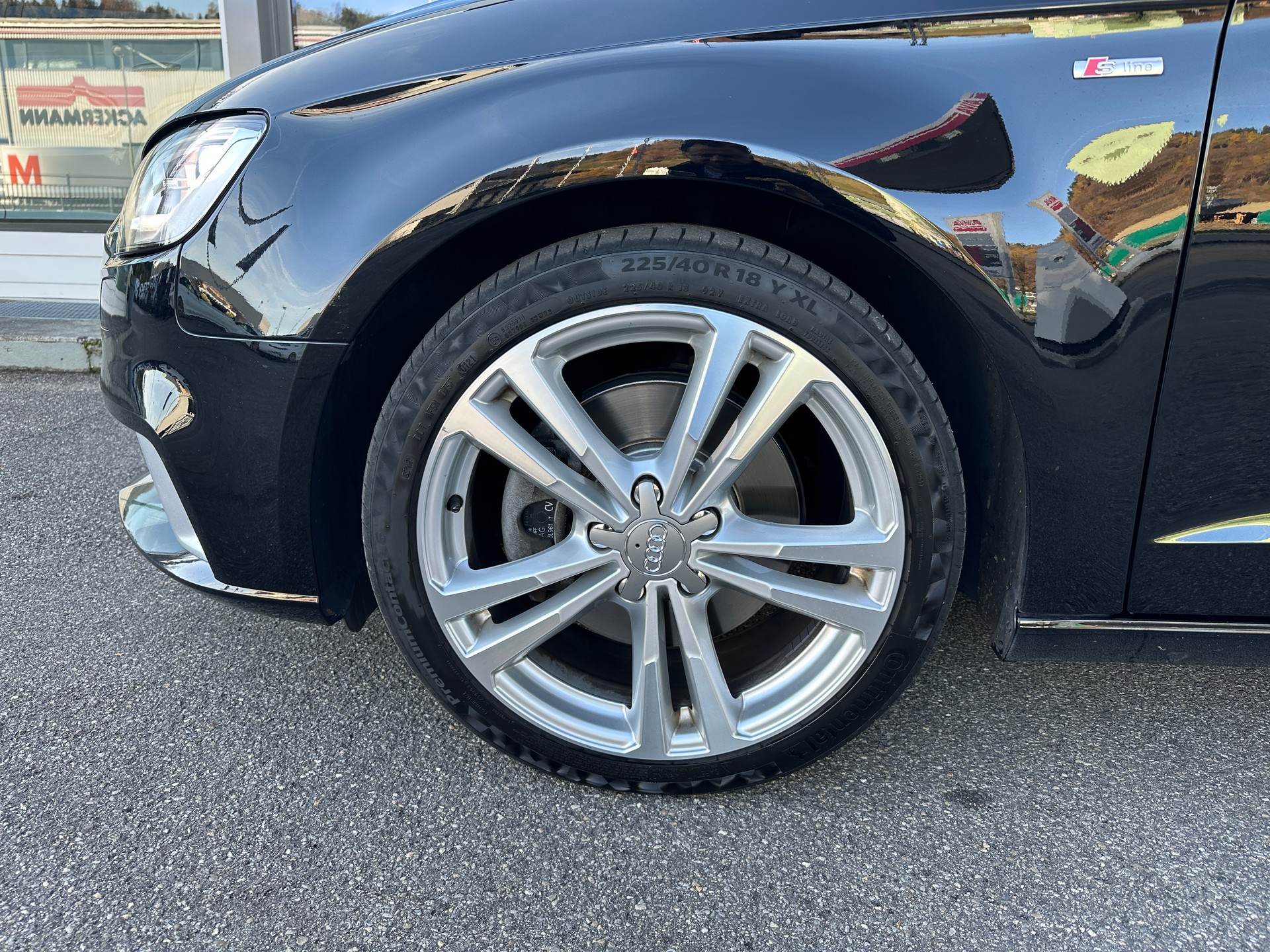AUDI A3 Sportback 2.0 TFSI Sport quattro S-Line-image-17