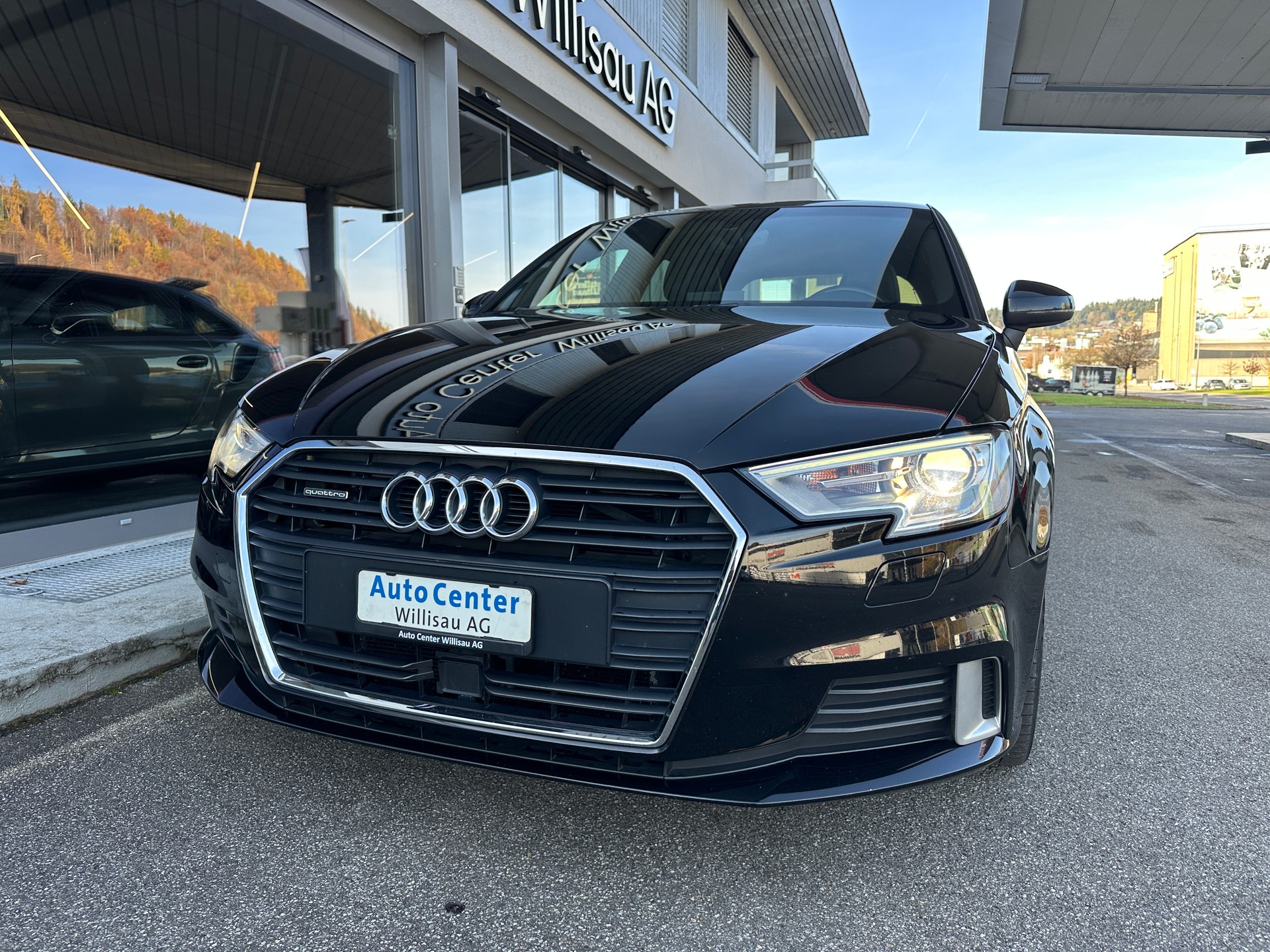 AUDI A3 Sportback 2.0 TFSI Sport quattro S-Line-image-2
