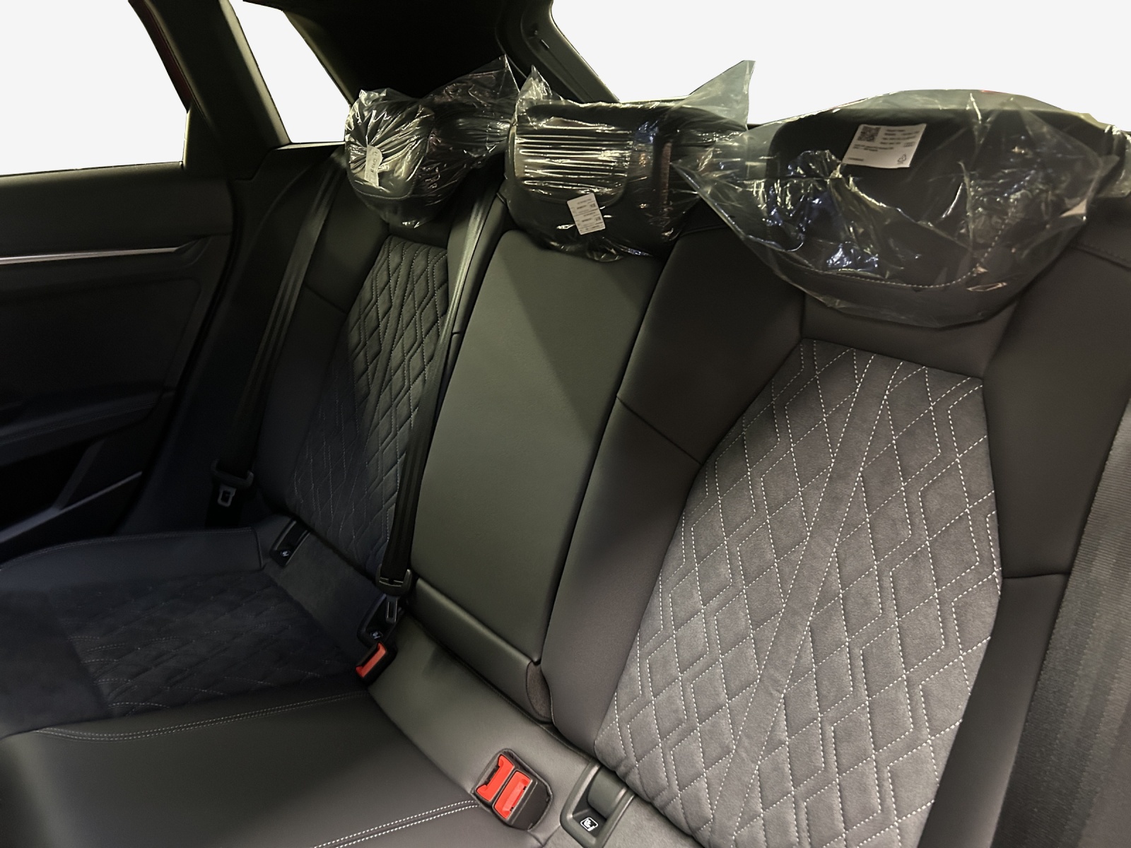 AUDI A3 Sportback TFSI 110 kW S line Attraction S tronic-image-11