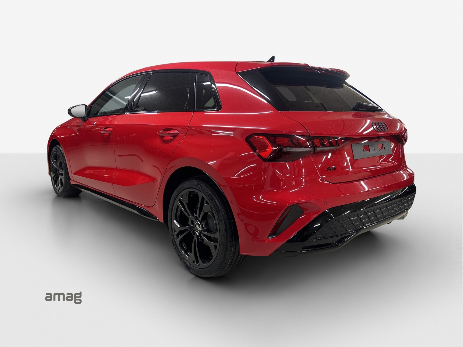 AUDI A3 Sportback TFSI 110 kW S line Attraction S tronic-showroom-element-2