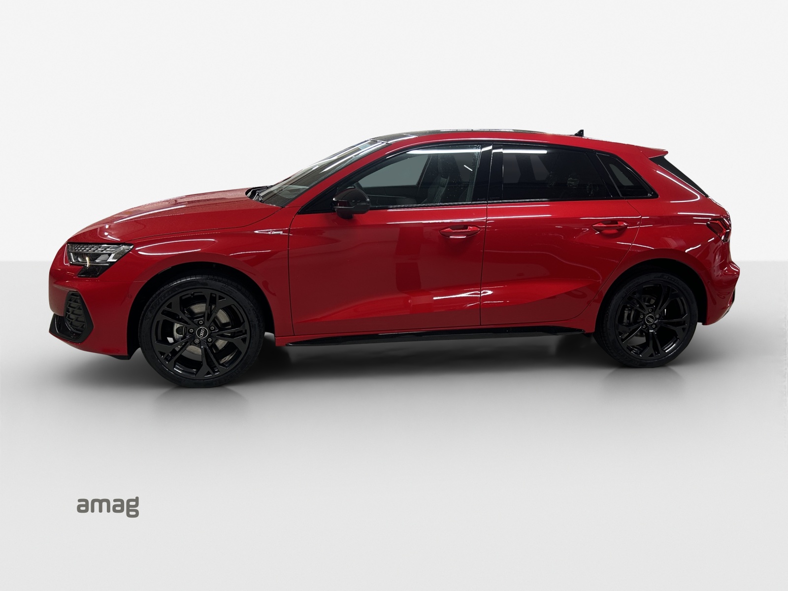 AUDI A3 Sportback TFSI 110 kW S line Attraction S tronic-image-1