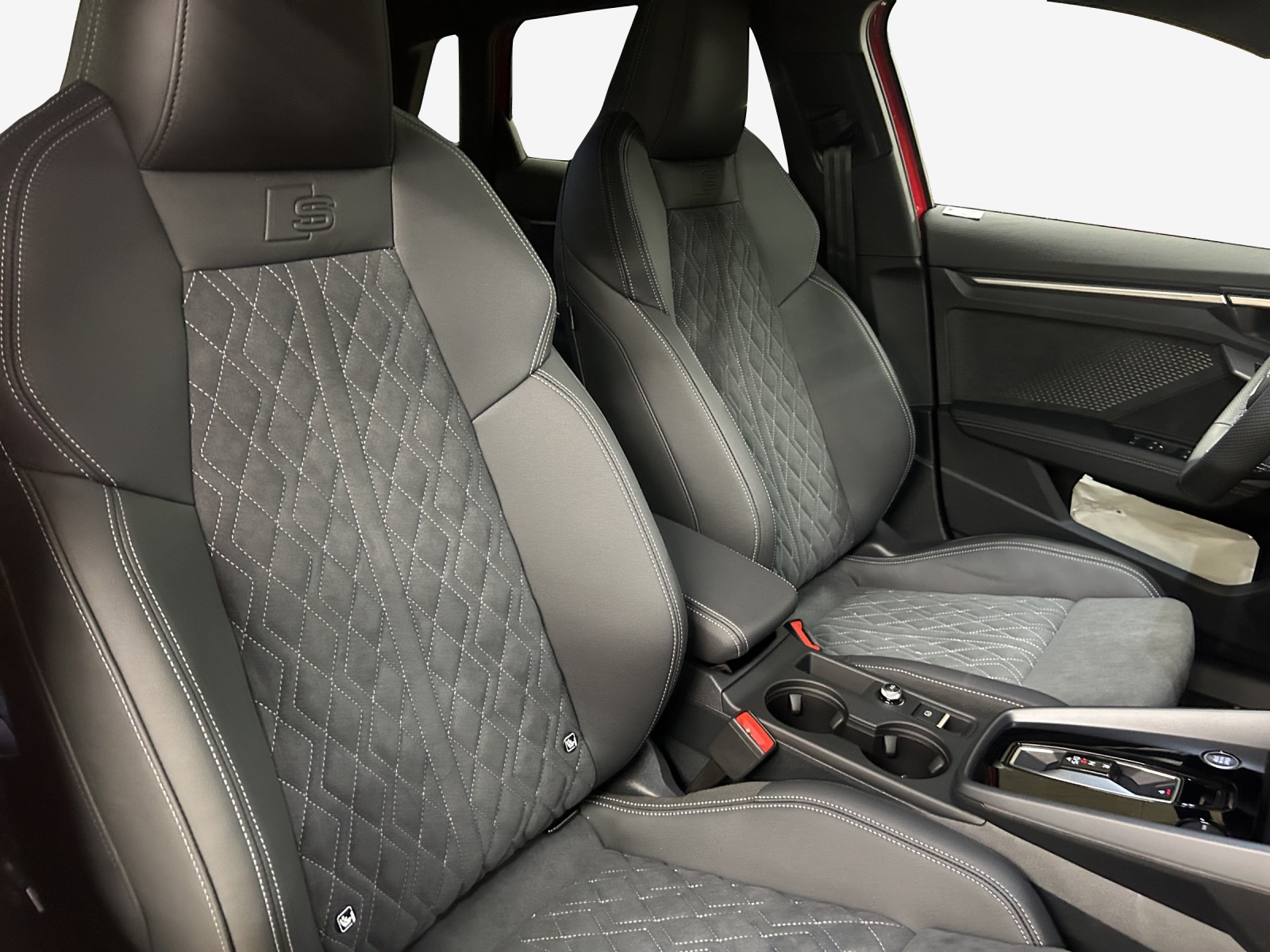 AUDI A3 Sportback TFSI 110 kW S line Attraction S tronic-image-14