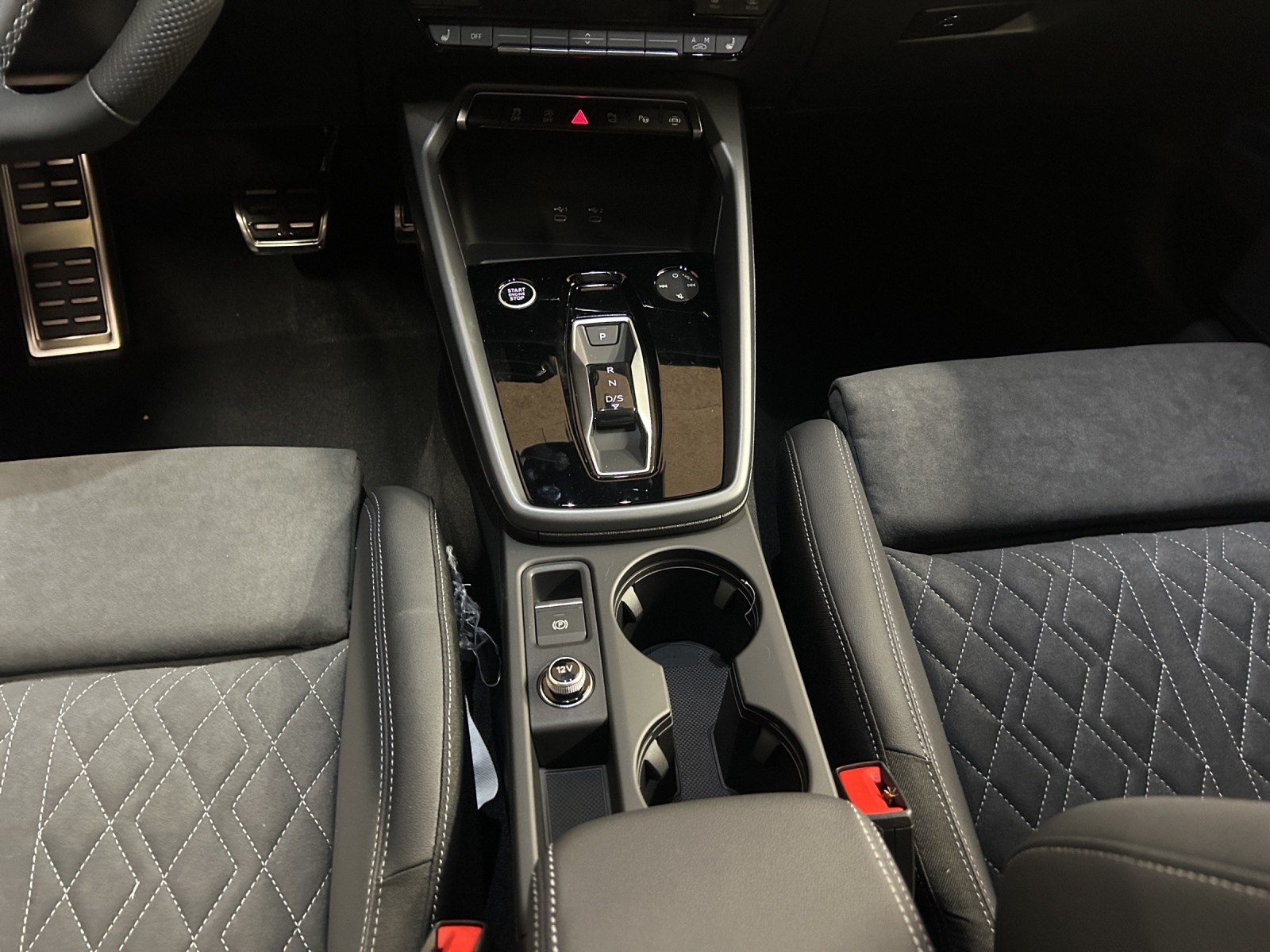 AUDI A3 Sportback TFSI 110 kW S line Attraction S tronic-image-10