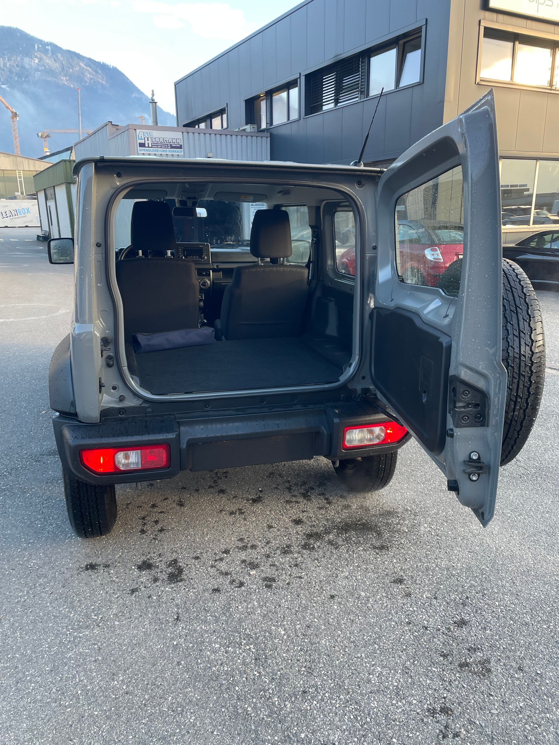 SUZUKI 1.5 Compact+ 4+4-image-4